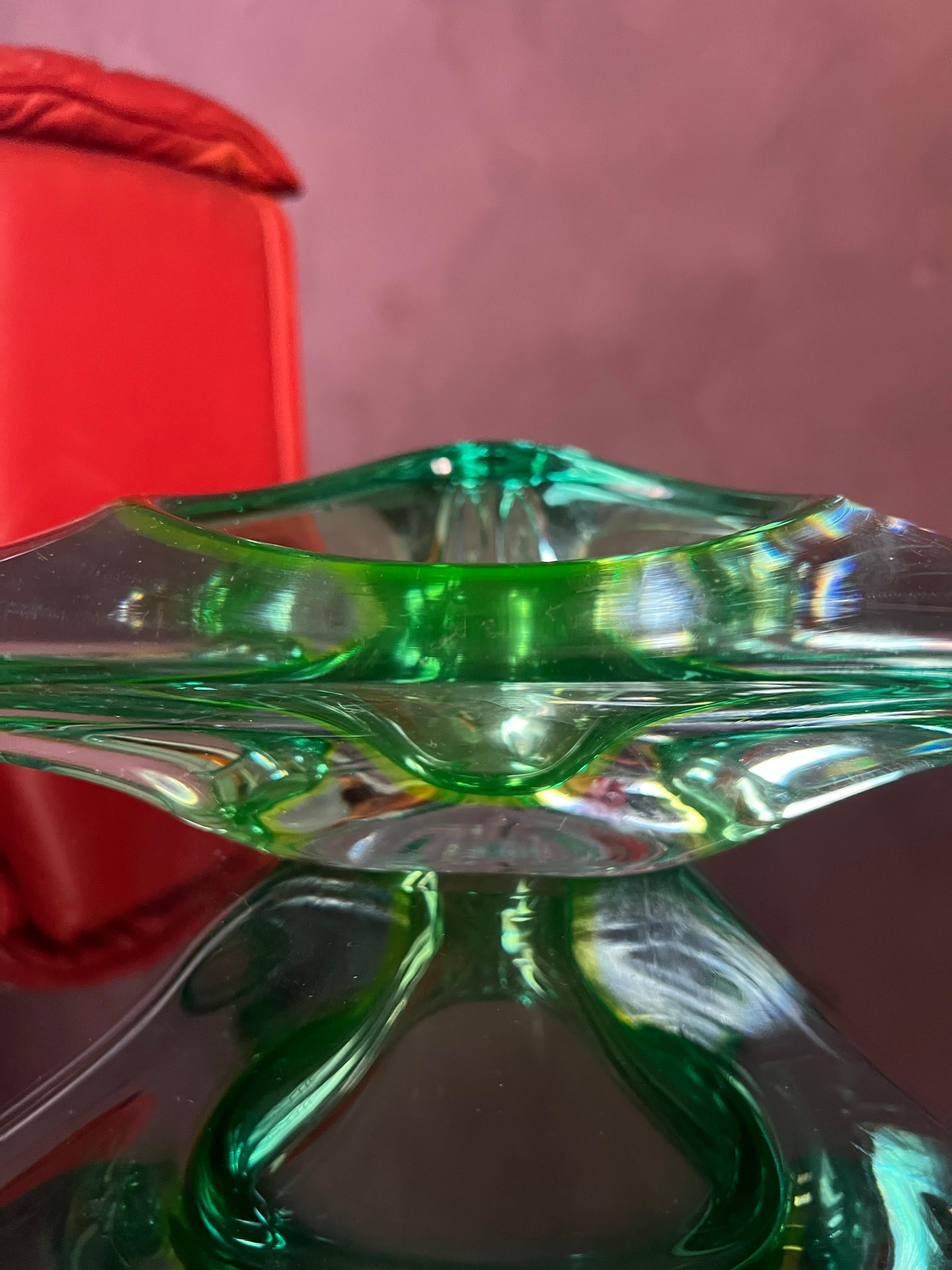 Vase en aluminium italien moderne du milieu du siècle  Une œuvre d'art des années 1970 en vente 6