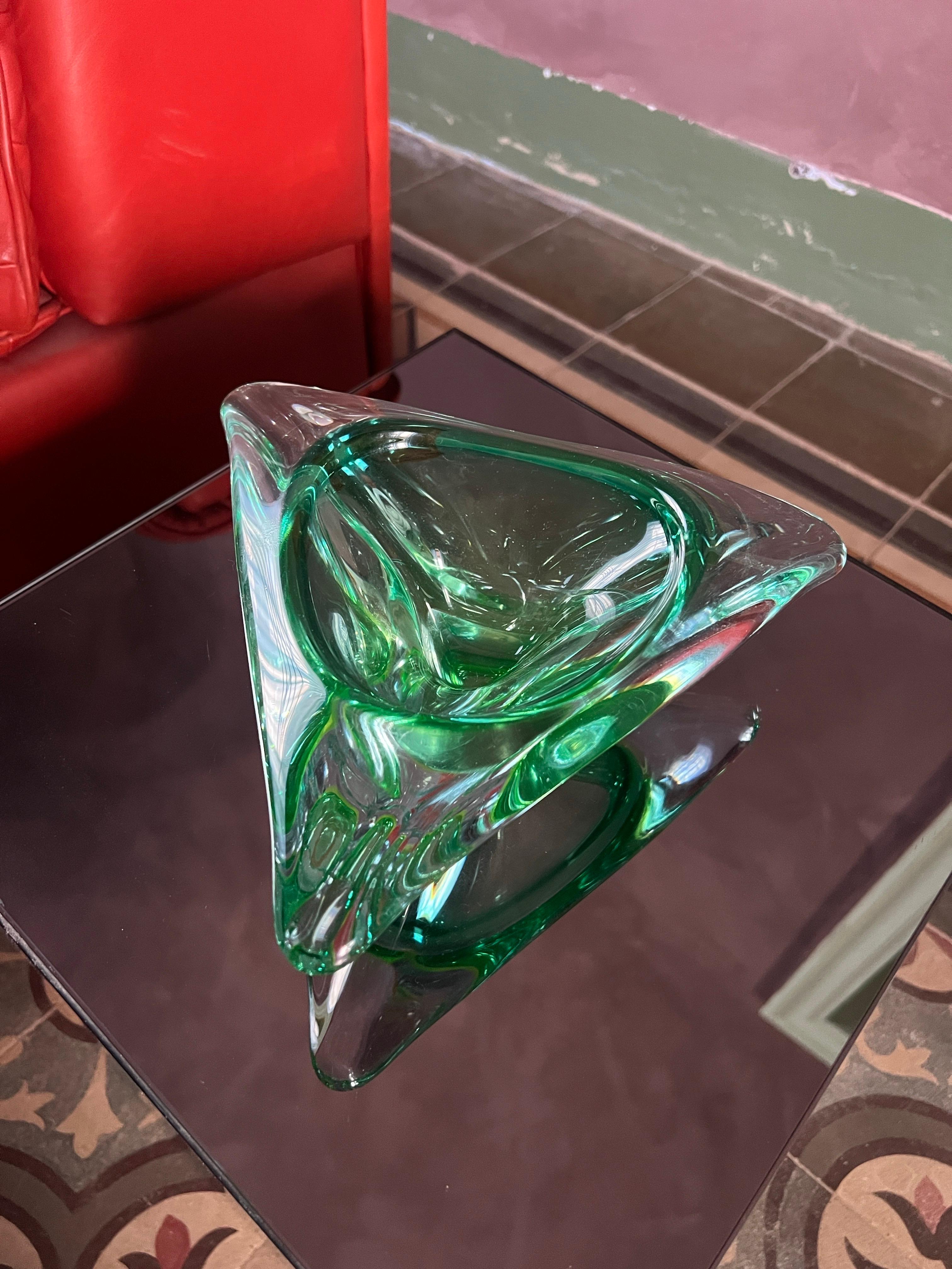 Vase en aluminium italien moderne du milieu du siècle  Une œuvre d'art des années 1970 en vente 7