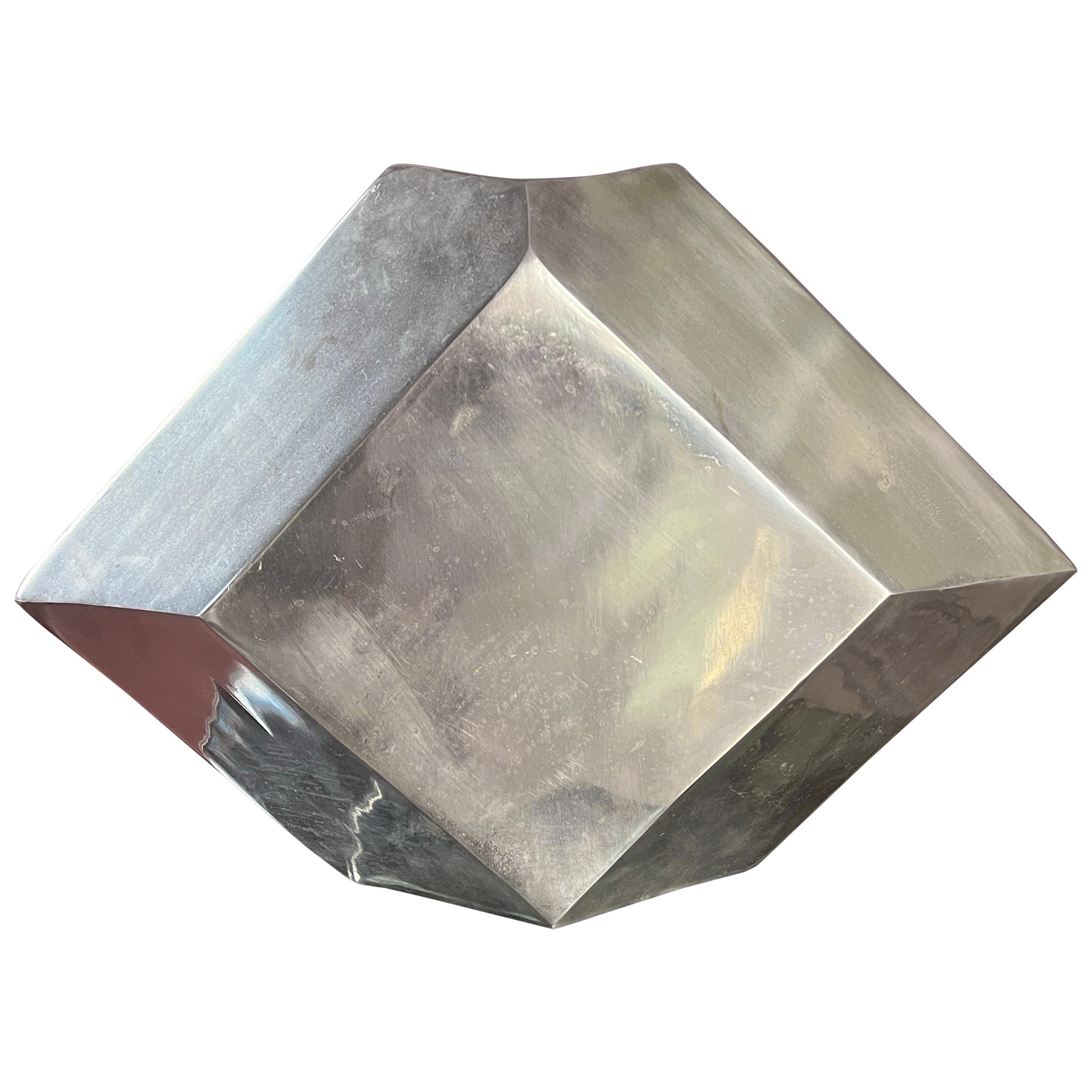 Vase en aluminium italien moderne du milieu du siècle  Une œuvre d'art des années 1970 en vente