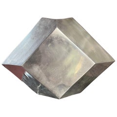 Llamativo jarrón de aluminio italiano moderno de mediados de siglo  Una obra de arte de los años 70