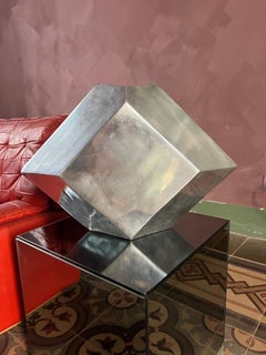 Auffallend moderne italienische Aluminiumvase aus der Mitte des Jahrhunderts  Ein Kunstwerk aus den 1970er Jahren