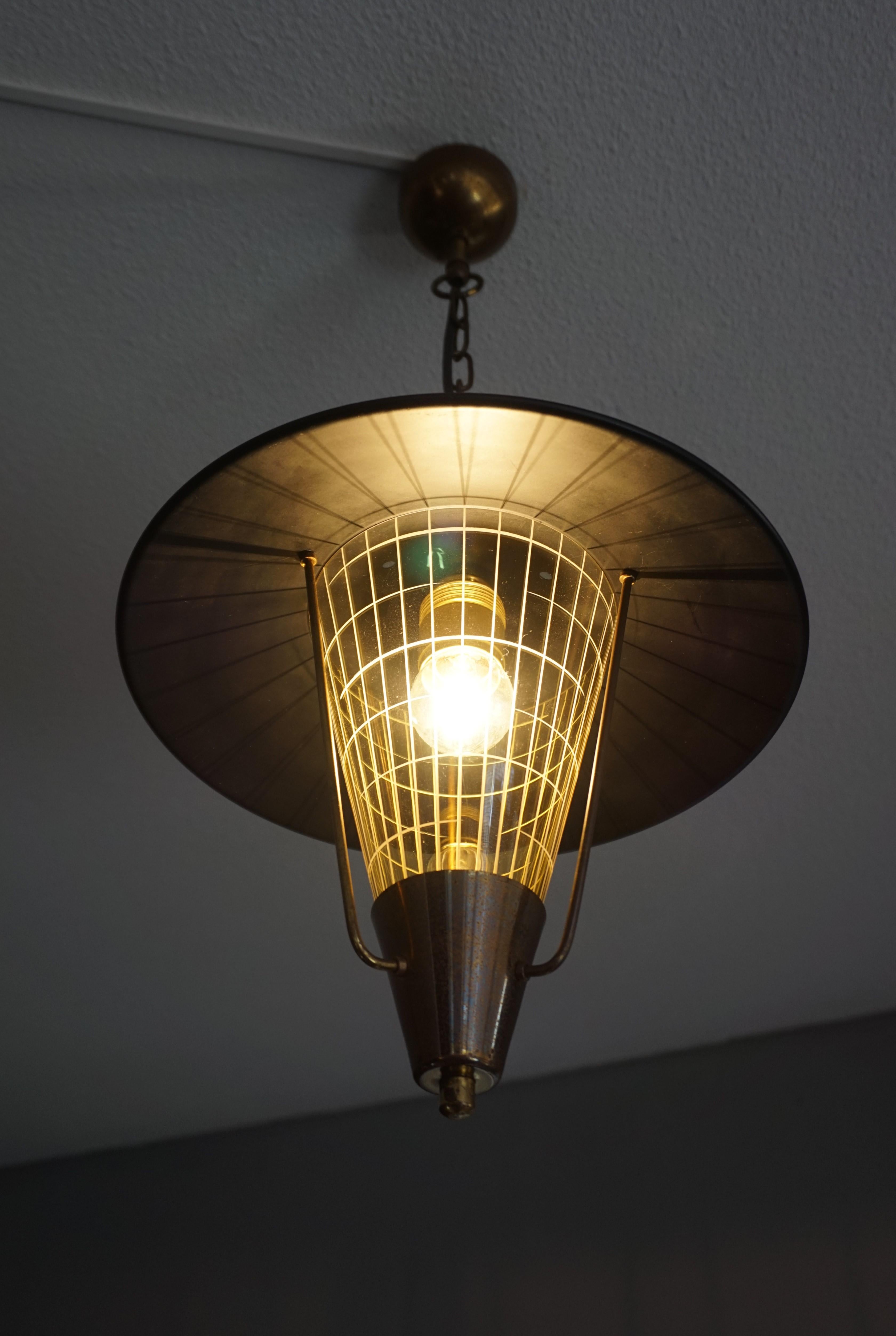 Striking Mid-Century Modern Pendant Light w. Engraved Amber Glass in Brass Frame For Sale 7