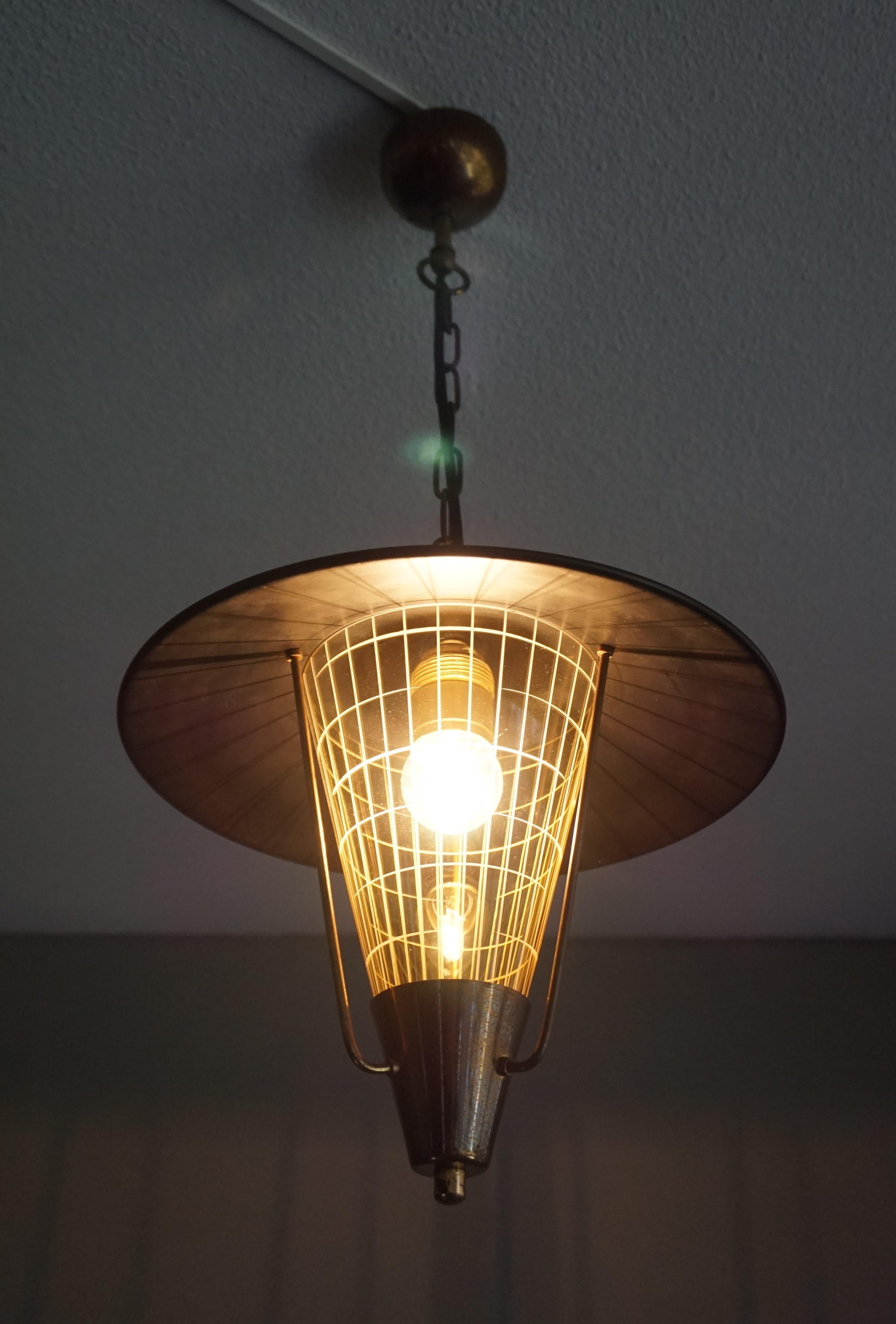 Striking Mid-Century Modern Pendant Light w. Engraved Amber Glass in Brass Frame For Sale 13