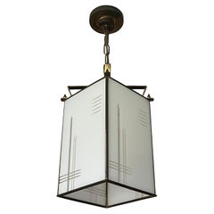 Ciondolo da corridoio in vetro e ottone in stile Midcentury Modern. Modello astratto