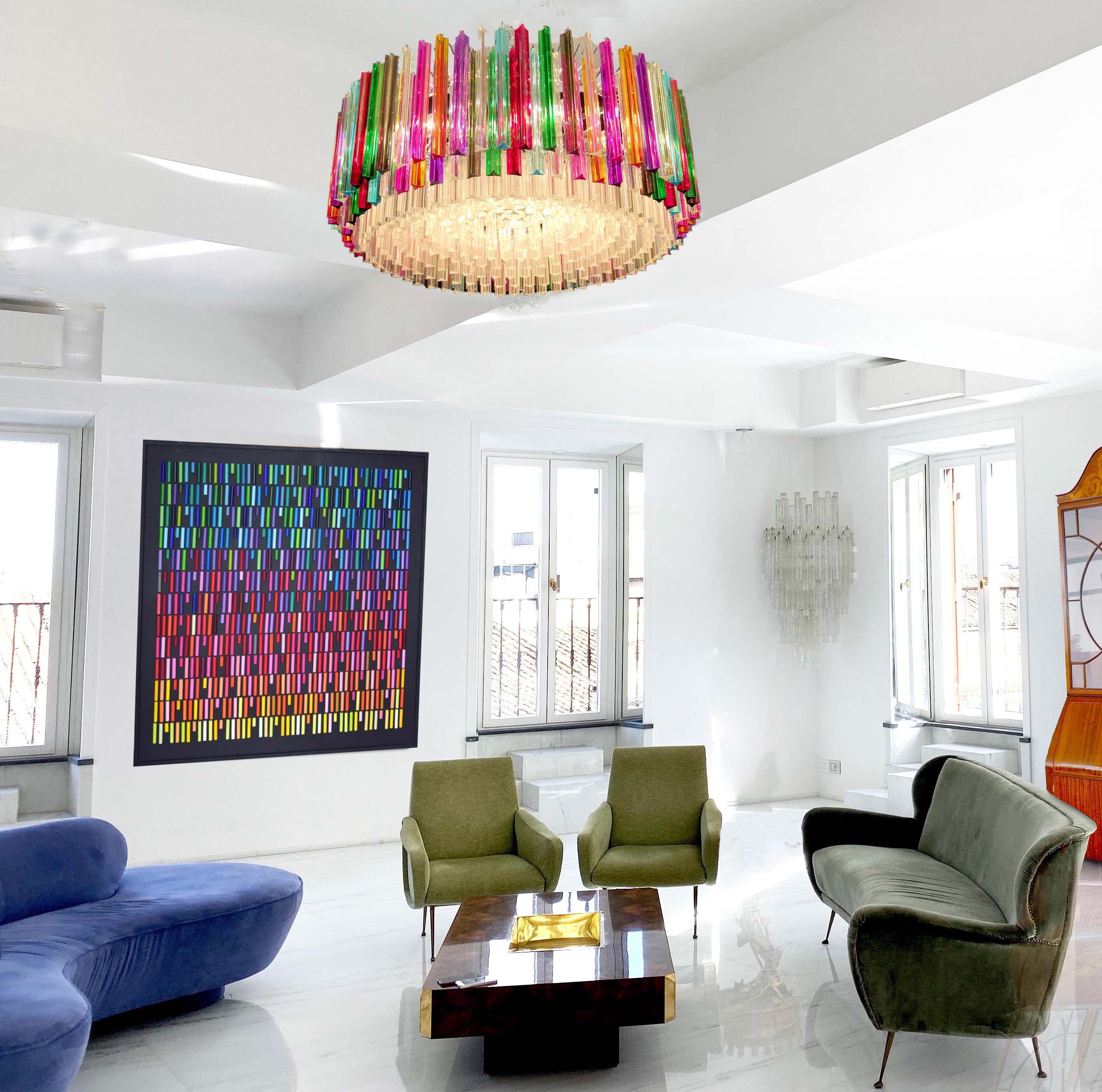 Fabuleux lustre en verre de Murano avec 265 tryri multicolores sur cadre chromé.
Disponible par paire.
Dimensions : 43.110 cm de hauteur avec chaîne ; 40 cm de hauteur sans chaîne ; 75 cm de diamètre. (les mesures sont prises avec un lustre monté,