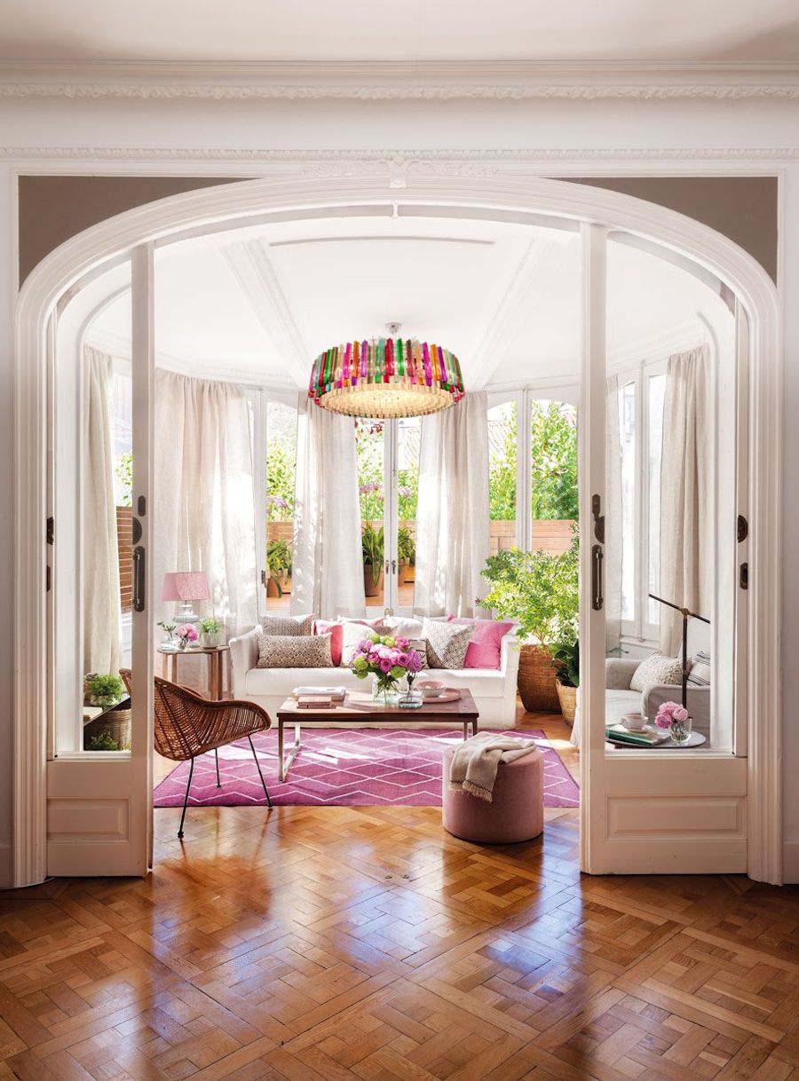 Remarquable lustre à prismes multicolore en cristal à trois épaisseurs Excellent état - En vente à Rome, IT