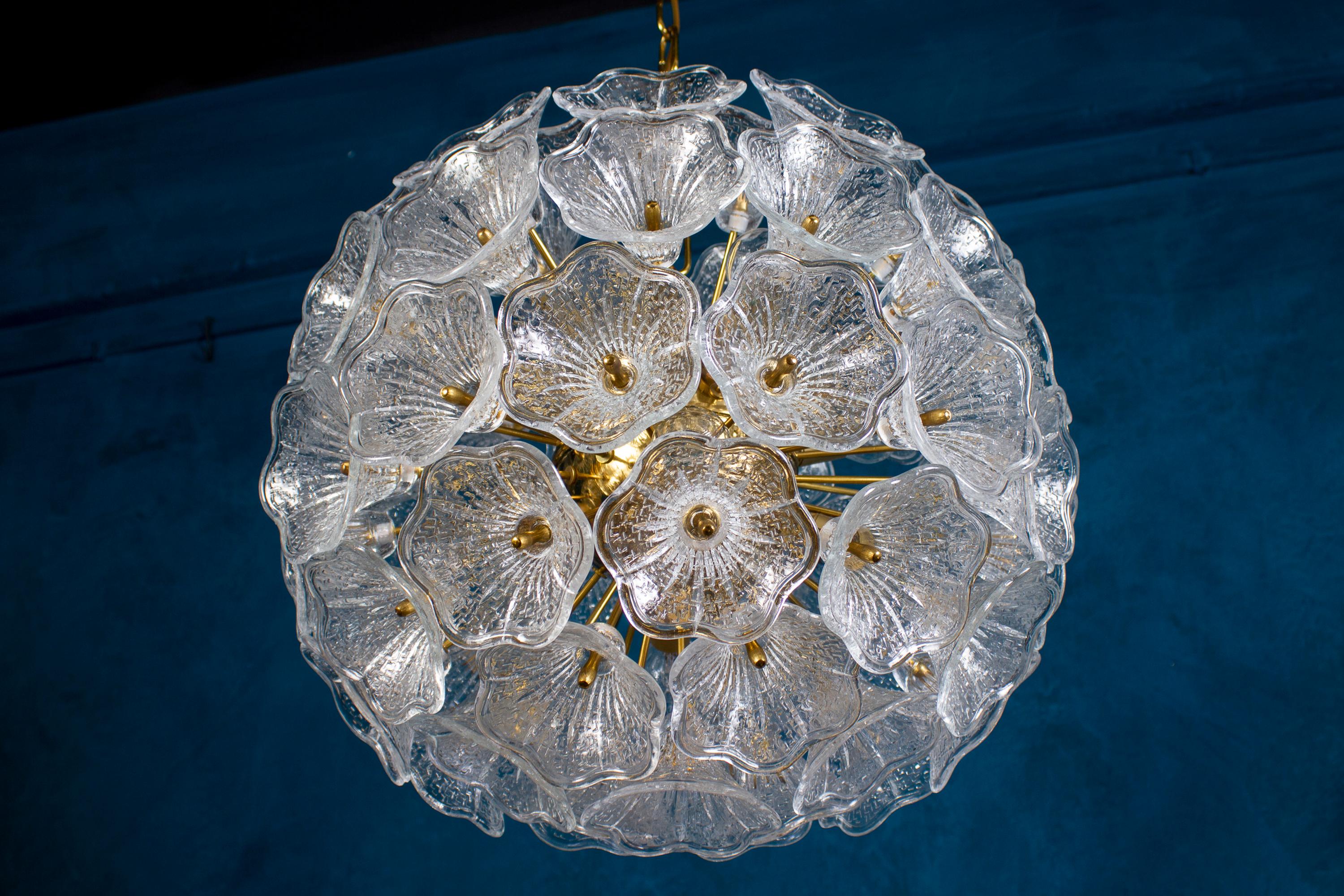 Auffallender Murano Glas Blumen Sputnik Kronleuchter von P. Venini VeArt Italien 1960er Jahre im Angebot 3