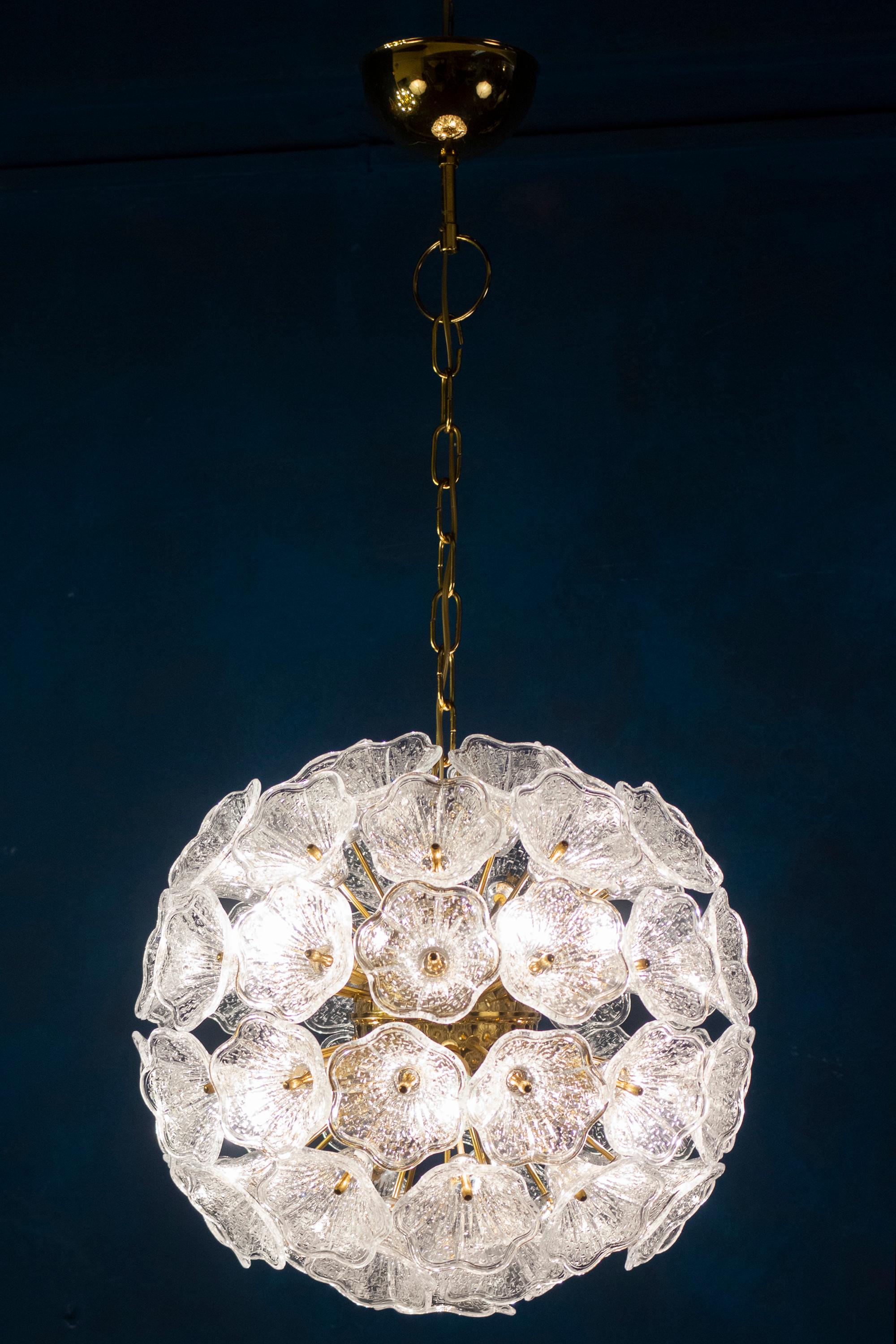 Striking Murano Glass Flower Sputnik Chandelier by P. Venini VeArt Italy 1960s For Sale 7