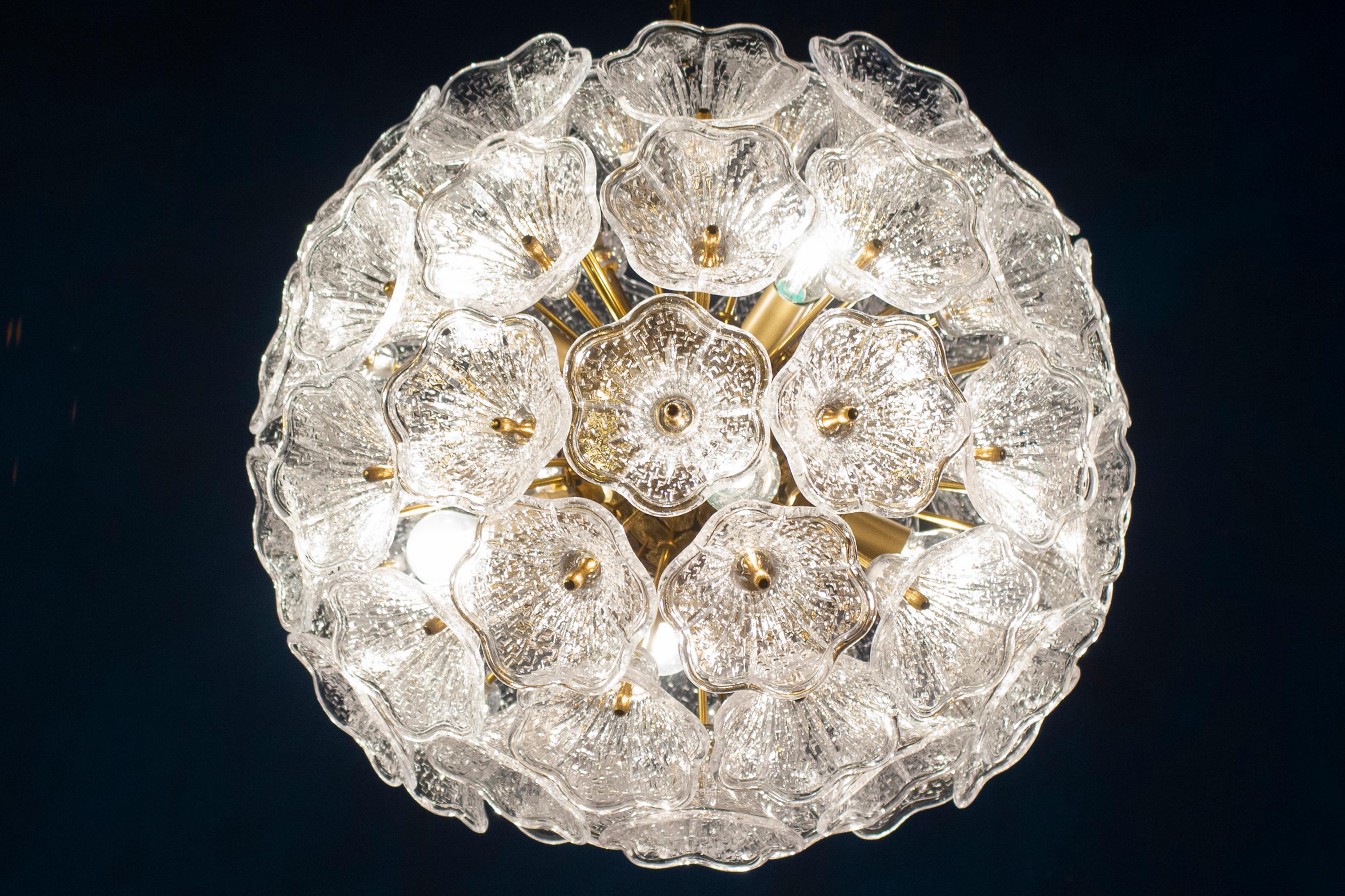 Remarquable lustre Spoutnik à fleurs en verre de Murano de P. Venini VeArt Italie des années 1960 en vente 5