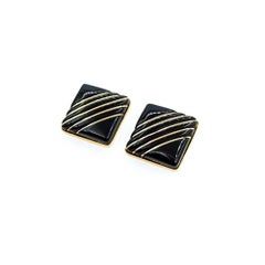 Striking Onyx Earrings in 14k Gold