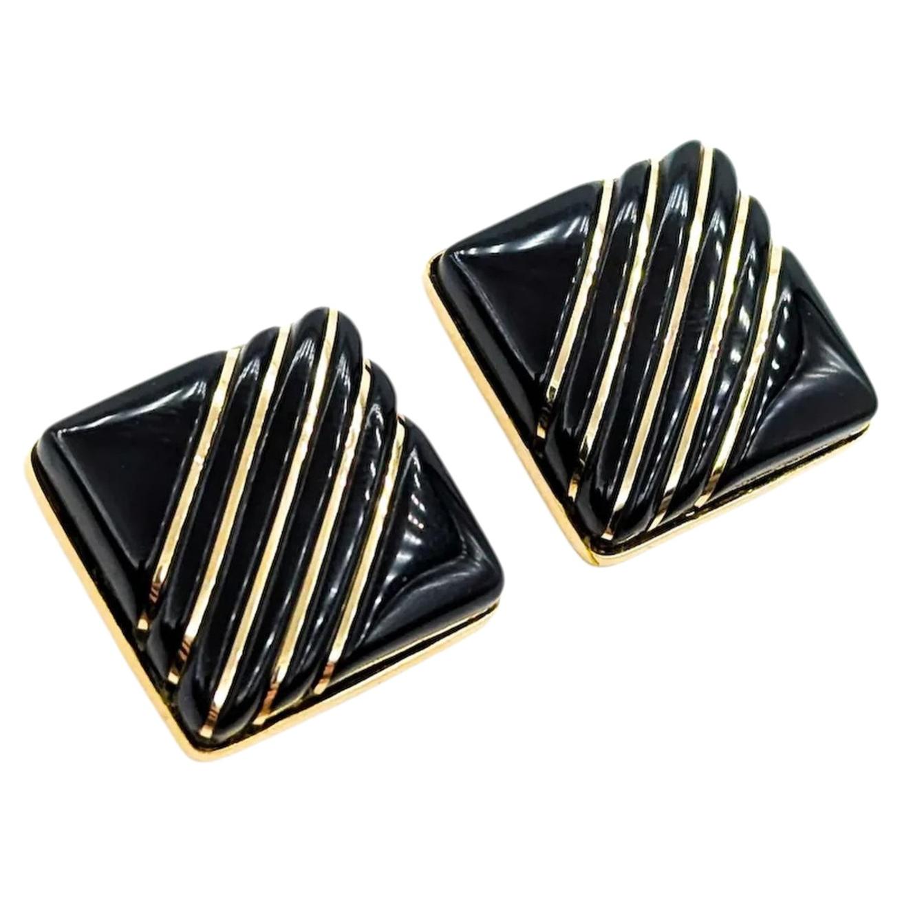 Striking Onyx Earrings in 14k Gold