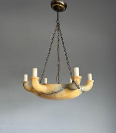 Lustre / Pendentif en albâtre sculpté à la main, ca 1920