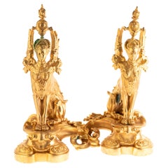 Paire de chenets et de chenets de cheminée en métal doré, Rococo, grec et sphinx.