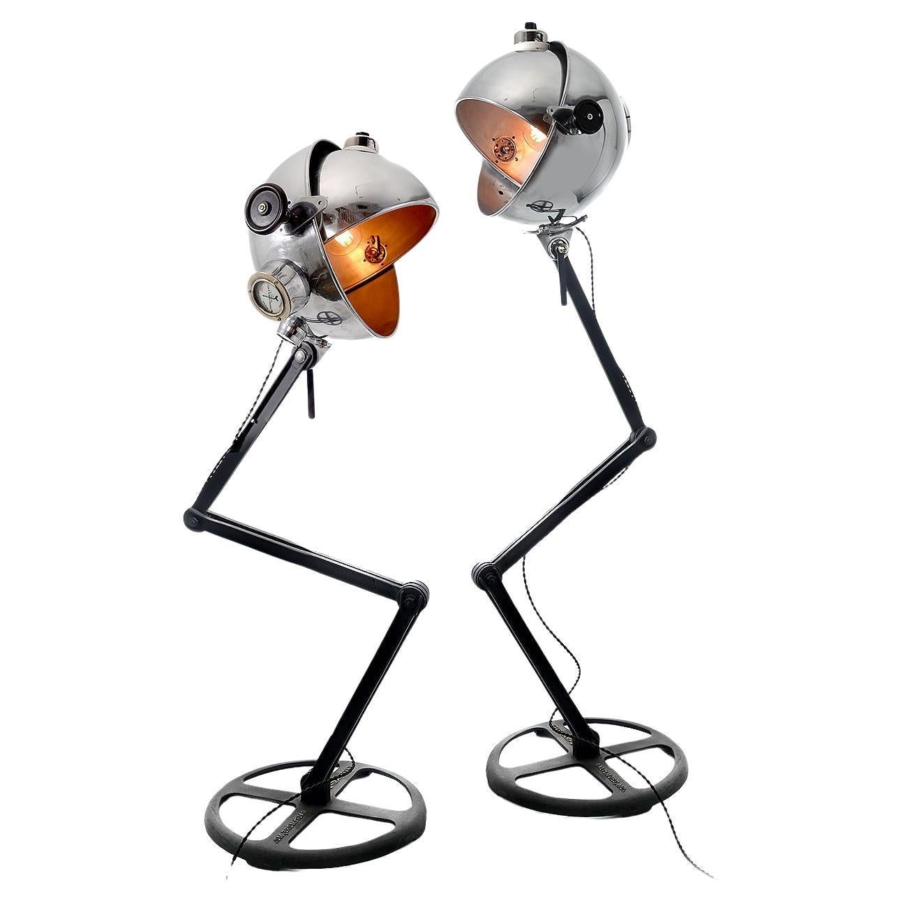 Paire de lampadaires articulés alpins en aluminium poli à couvercle œil