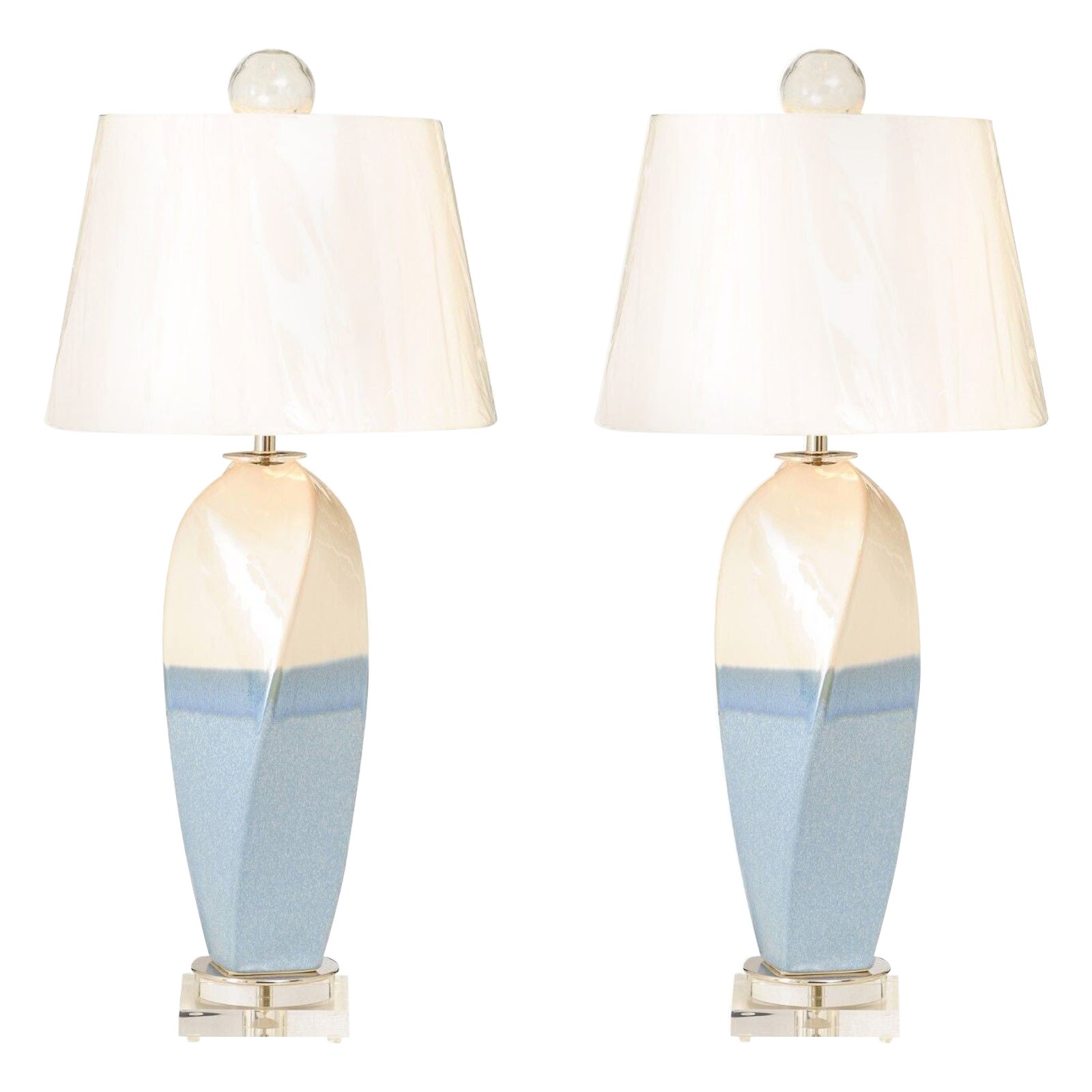 Paire de lampes portugaises personnalisées en crème et bleu Sultanabad