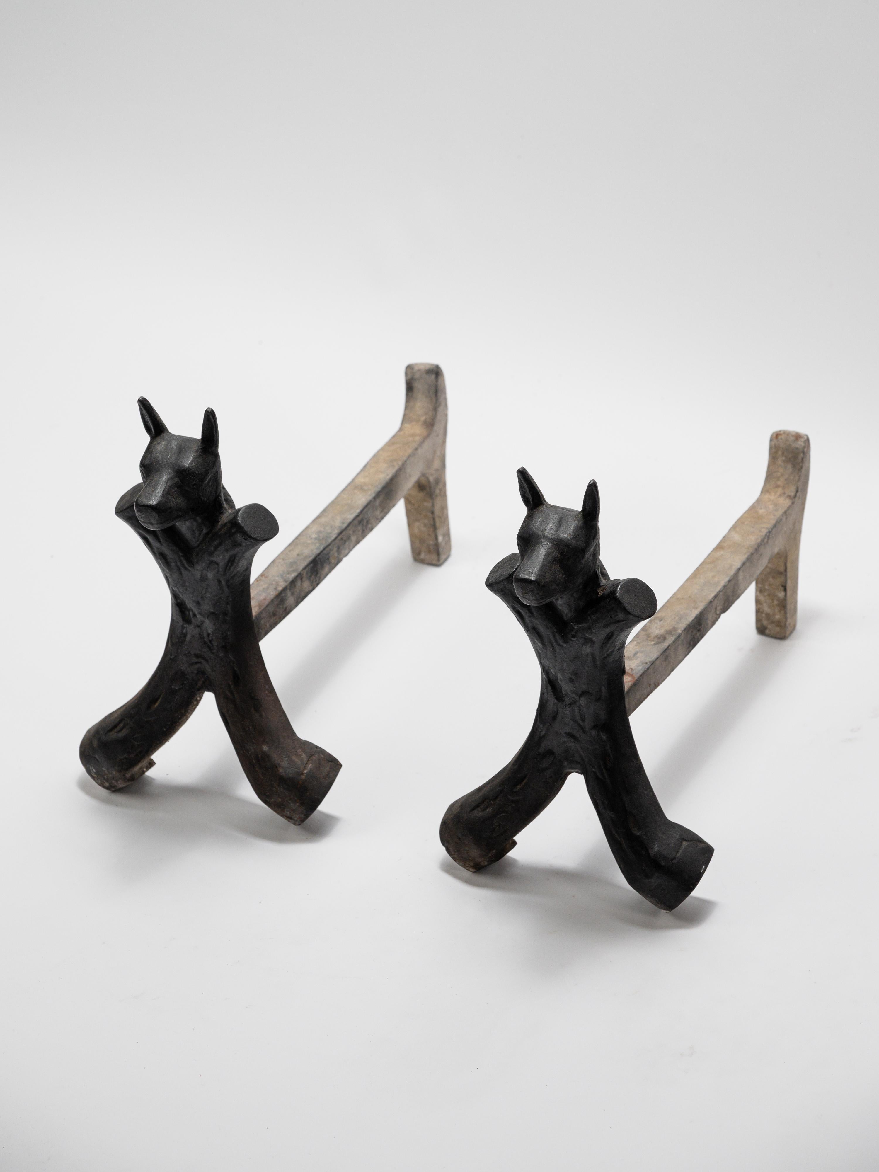 Striking pair of French wrought iron andirons from the 1950s In Good Condition For Sale In NICE, FR