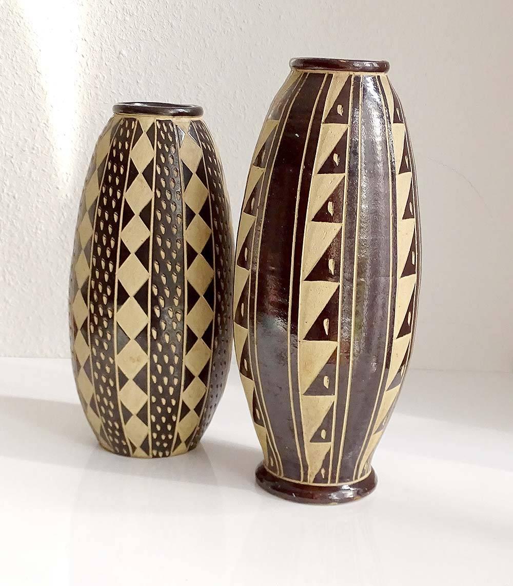 European Striking Pair of Incised Brown Ceramic Amphora Vases, 1960s Modernist Design