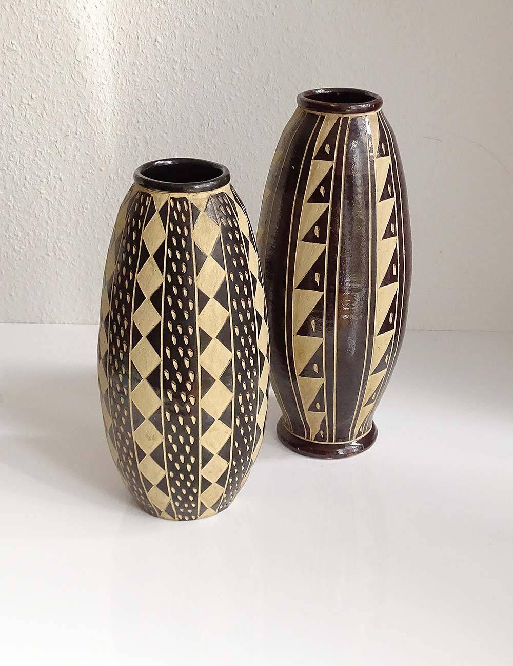 Glazed Striking Pair of Incised Brown Ceramic Amphora Vases, 1960s Modernist Design