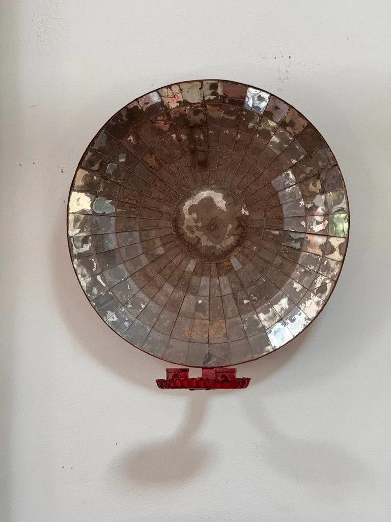 Unknown Striking pair of late 19th-century mirrored wall sconces For Sale