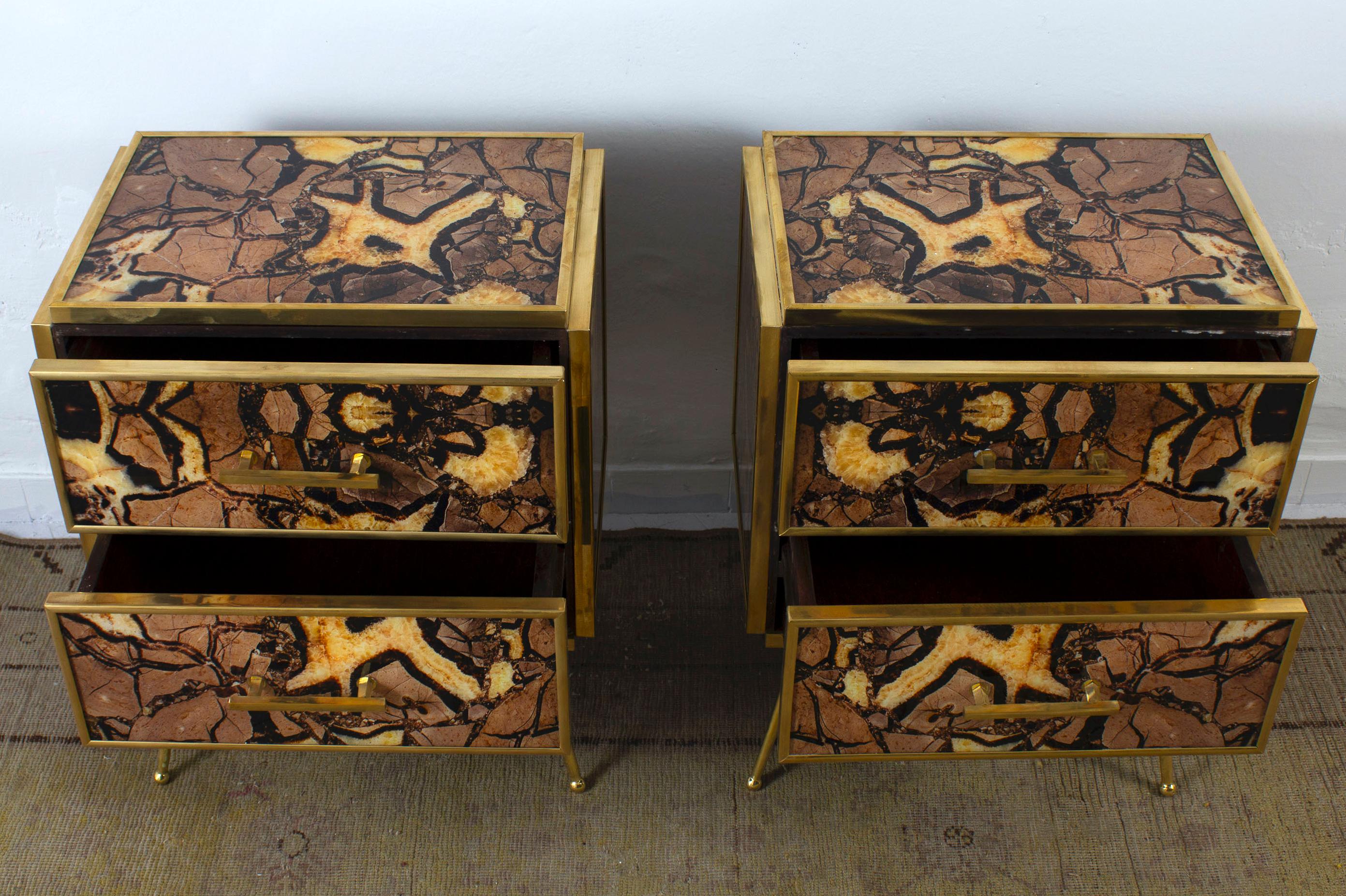 Striking Pair of Mid-Century style Night Stands or Side Tables In Excellent Condition For Sale In Rome, IT