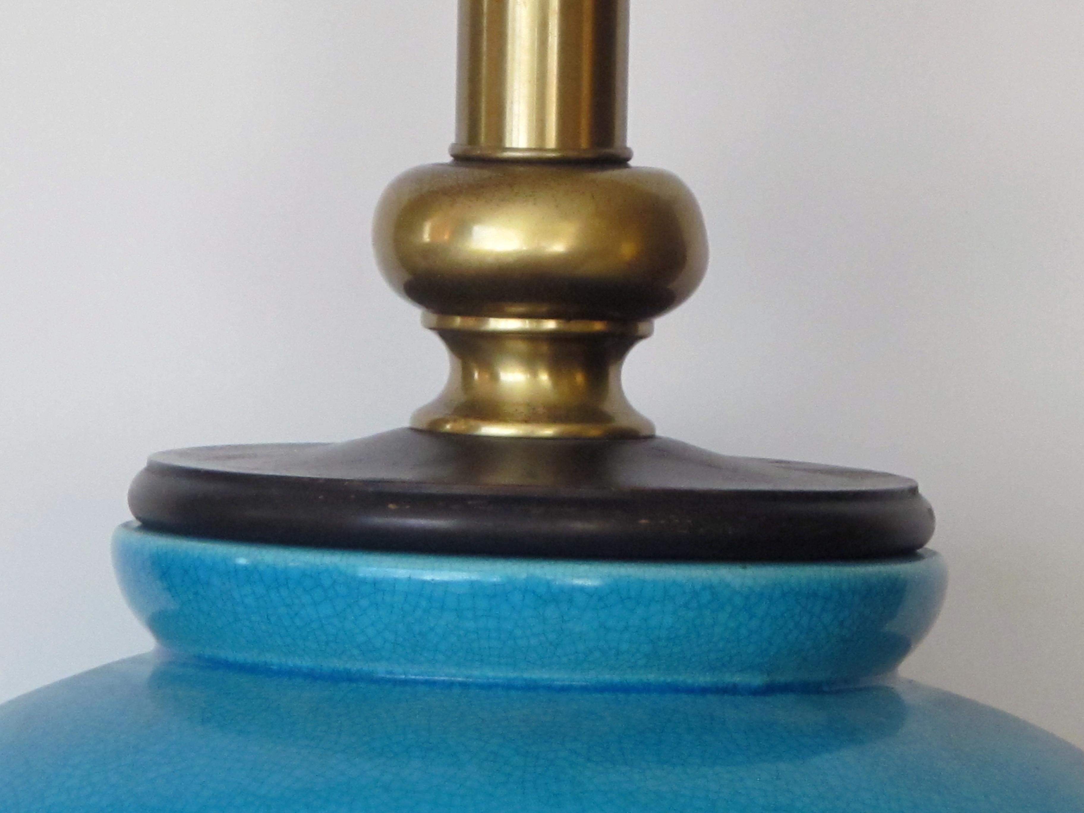 Américain Paire de lampes américaines en céramique ornées de vernis craquelé turquoise, de Frederick Cooper en vente