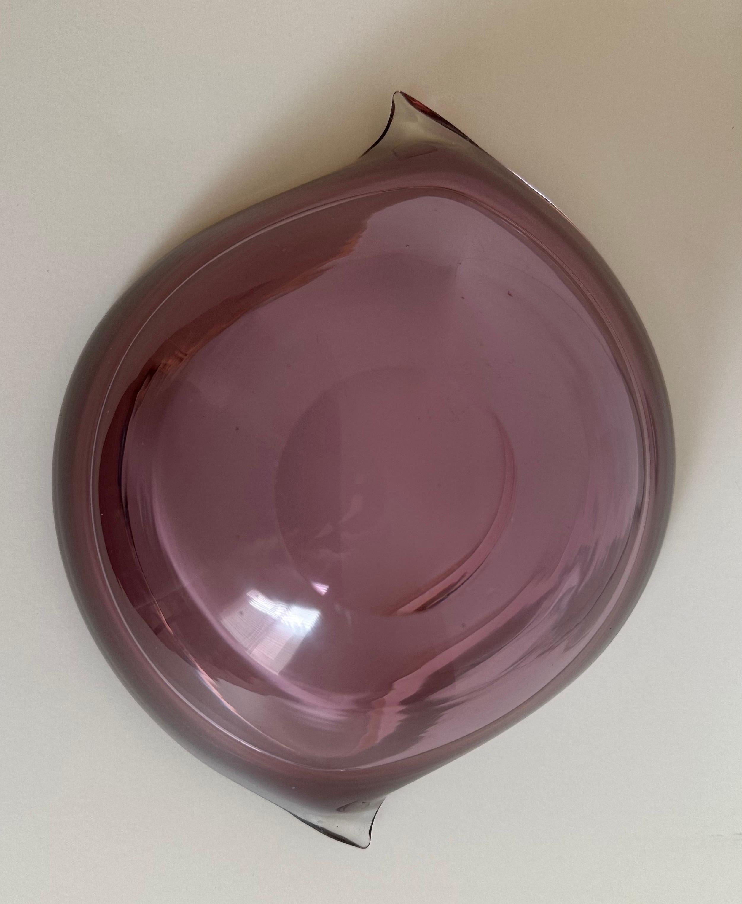 Remarquable bol de centre de table en verre soufflé à la bouche d'un violet épais de Murano Glass en vente 1