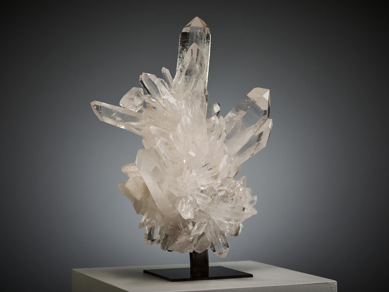 Fino al XVIII secolo Striking Quartz Formation in vendita