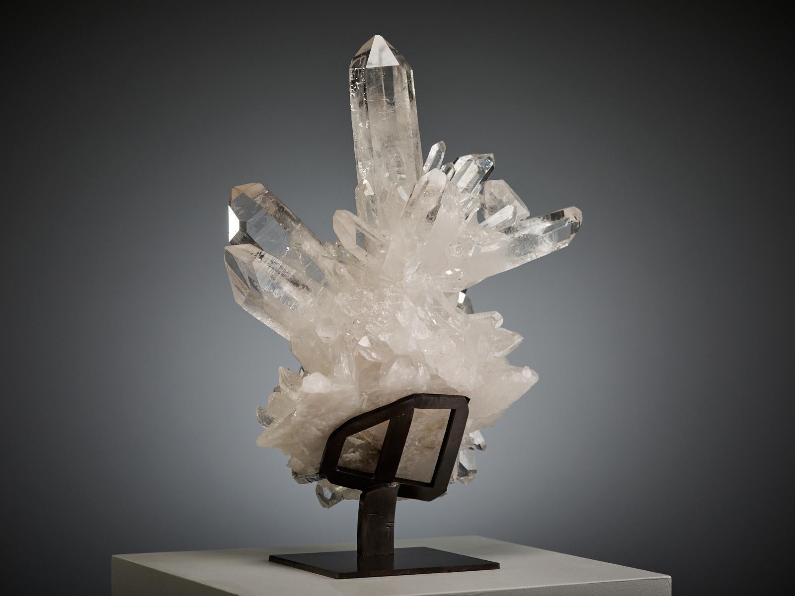 Striking Quartz Formation in vendita 1
