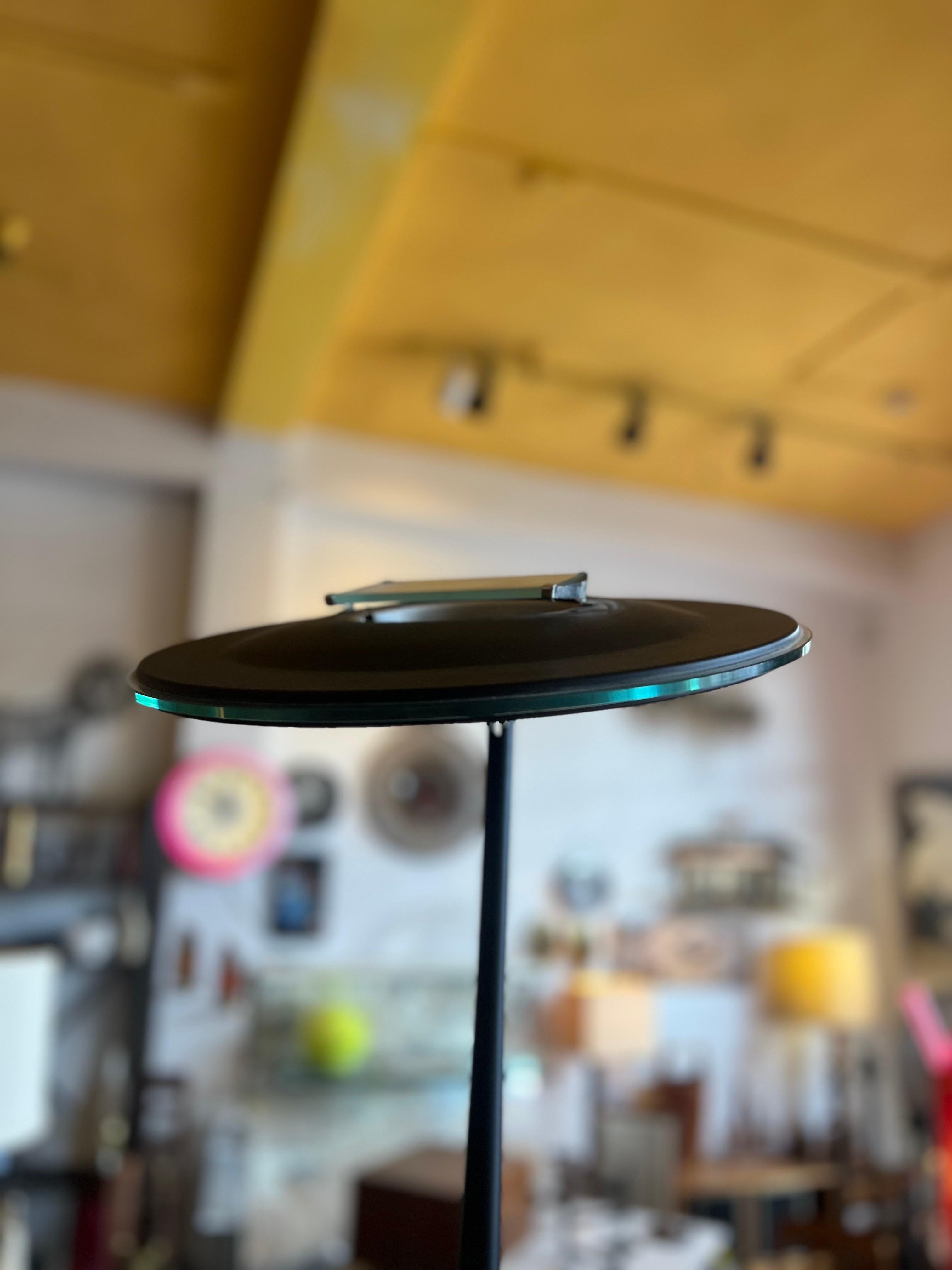 Rare lampadaire torchère postmoderne d'Alvaline Bologna, Italie en vente 1