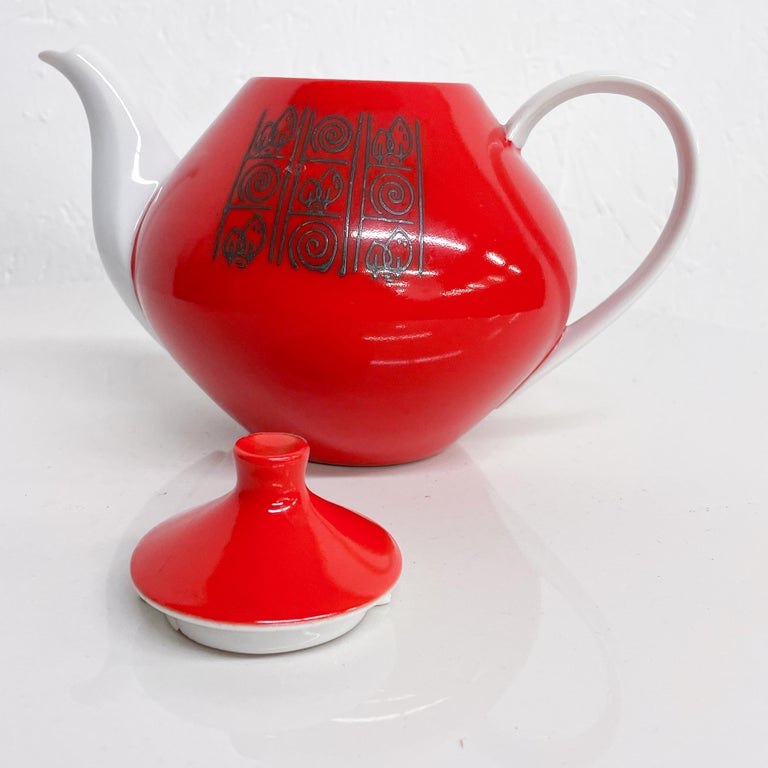 Striking Red Tea Pot Vintage Modern Yamaka China from Japan, 1960s For