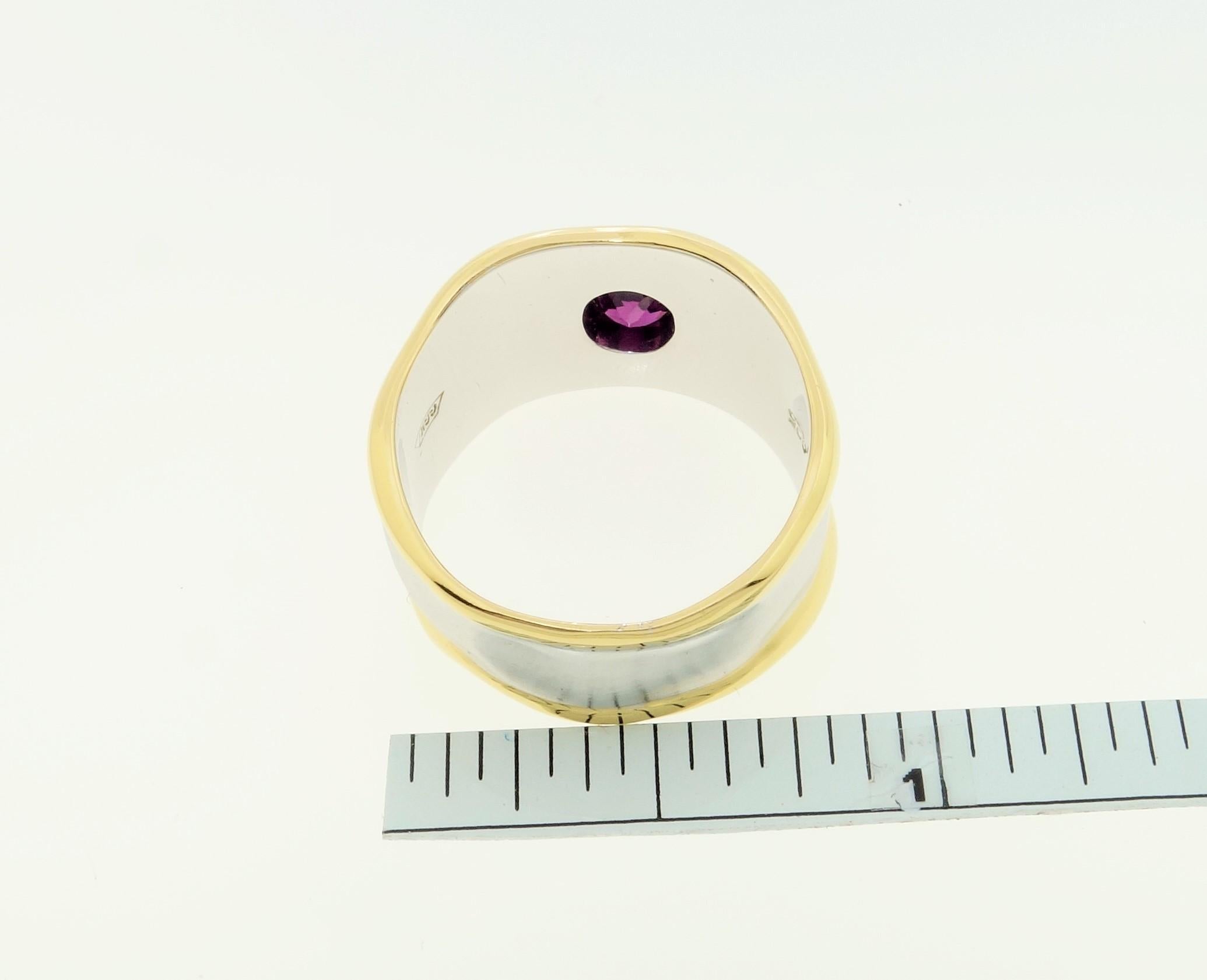 Striking Rhodolite Garnet Solitaire Sterling Silver Ring Estate Fine Jewelry In New Condition For Sale In Montreal, QC