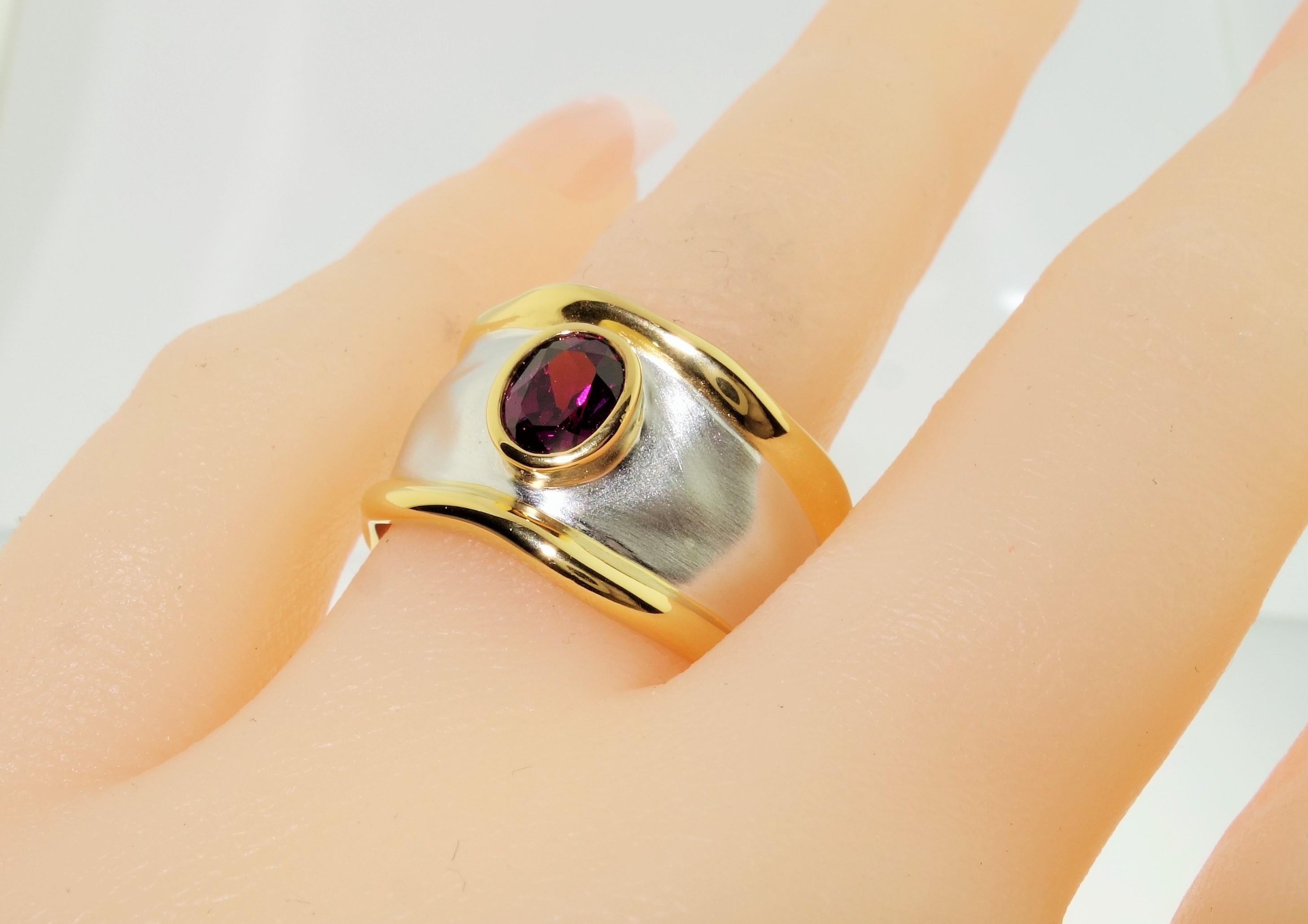 Sorprendente granate rodolita solitario Anillo de plata de ley Estate Fine Jewelry en venta 2