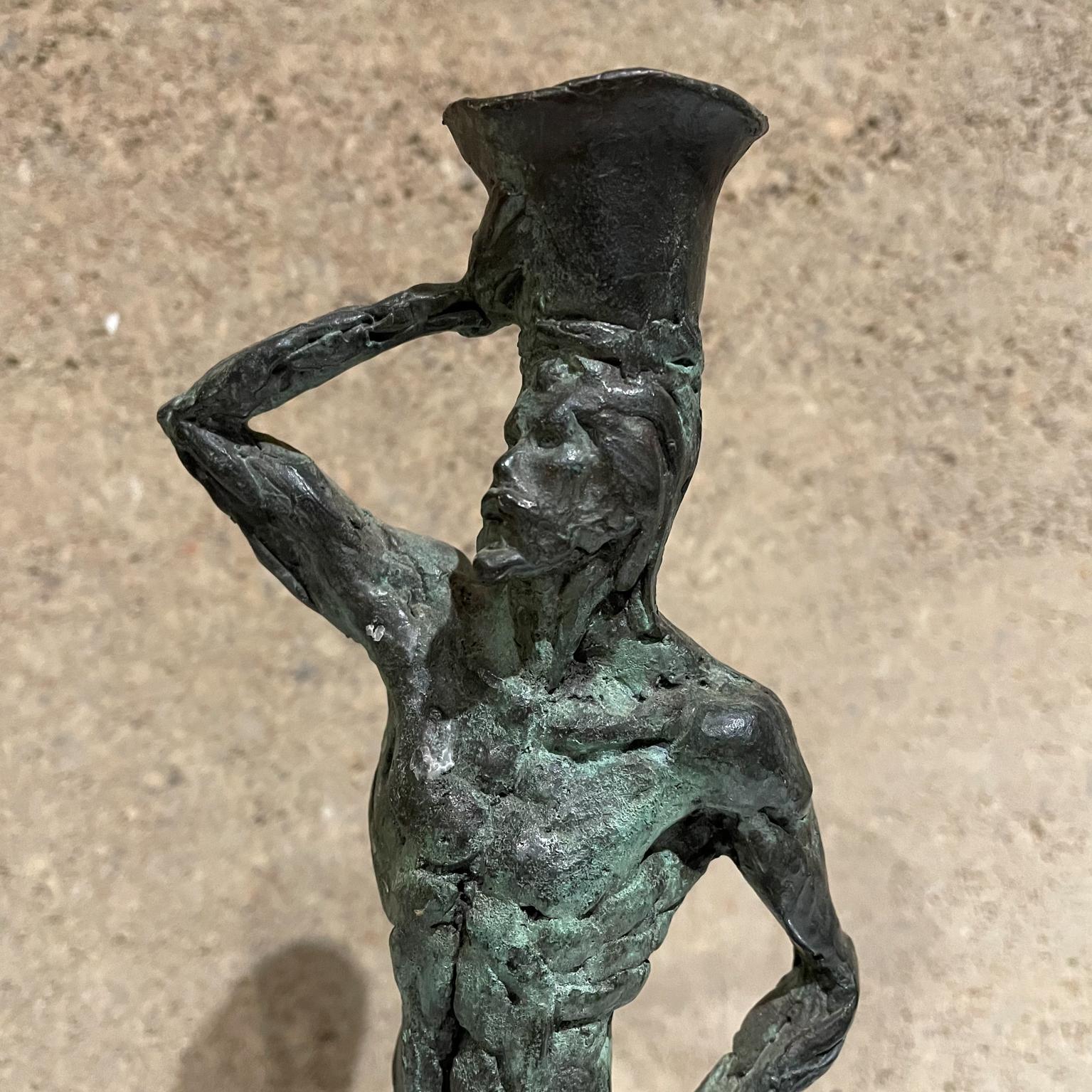 Auffällige Bronzefiguren-Kerzenhalter nach Giacometti, 1960er Jahre, Mid-century (Moderne der Mitte des Jahrhunderts) im Angebot