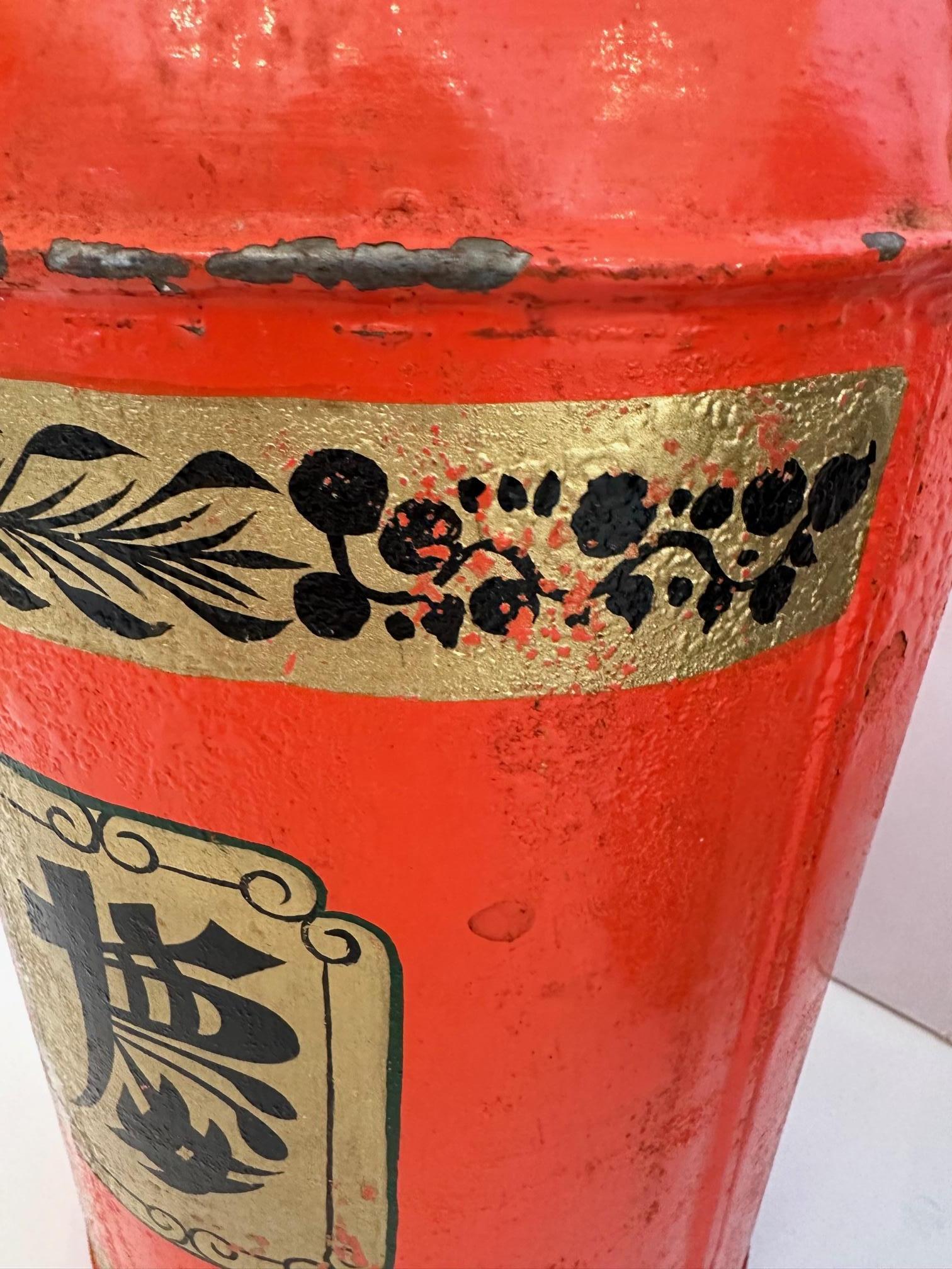Métal Un ensemble frappant  3 grandes Antiquités  Boîtes à thé chinoises colorées en métal peintes à la main en vente