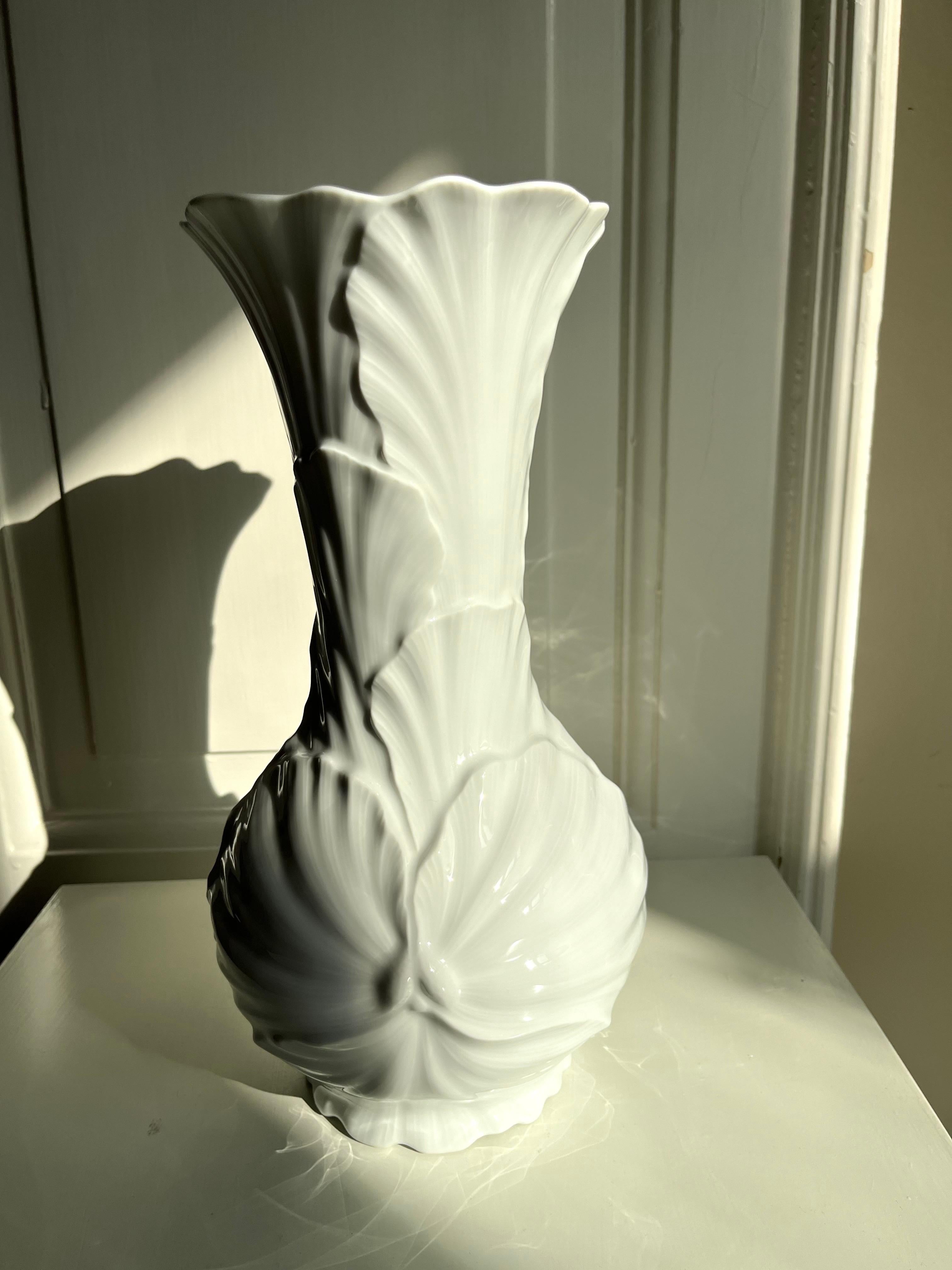 Remarquable ensemble de 4 vases en forme de feuille/de fleur par Tettau Antiquariat, Allemagne, années 1980 en vente 1