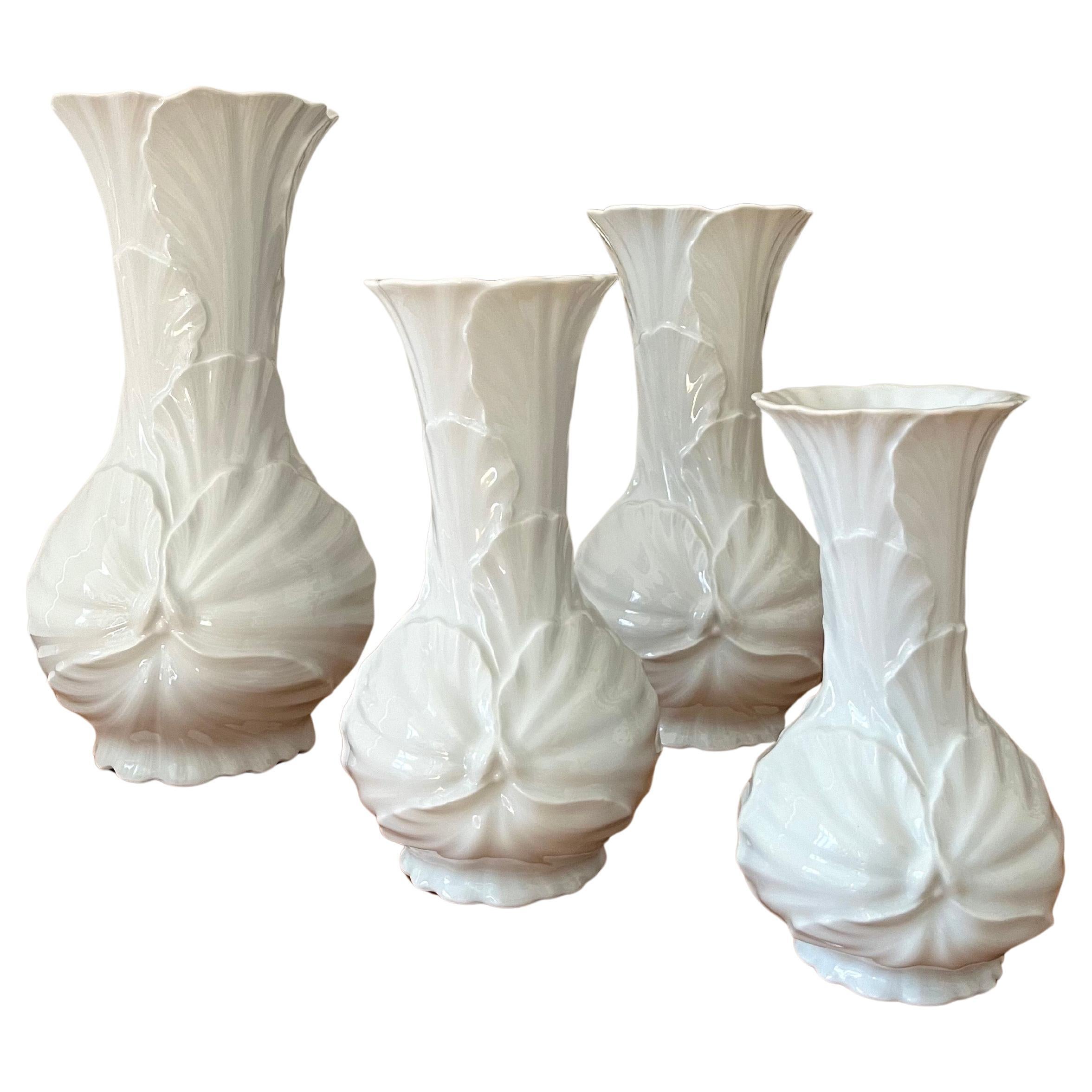 Remarquable ensemble de 4 vases en forme de feuille/de fleur par Tettau Antiquariat, Allemagne, années 1980 en vente