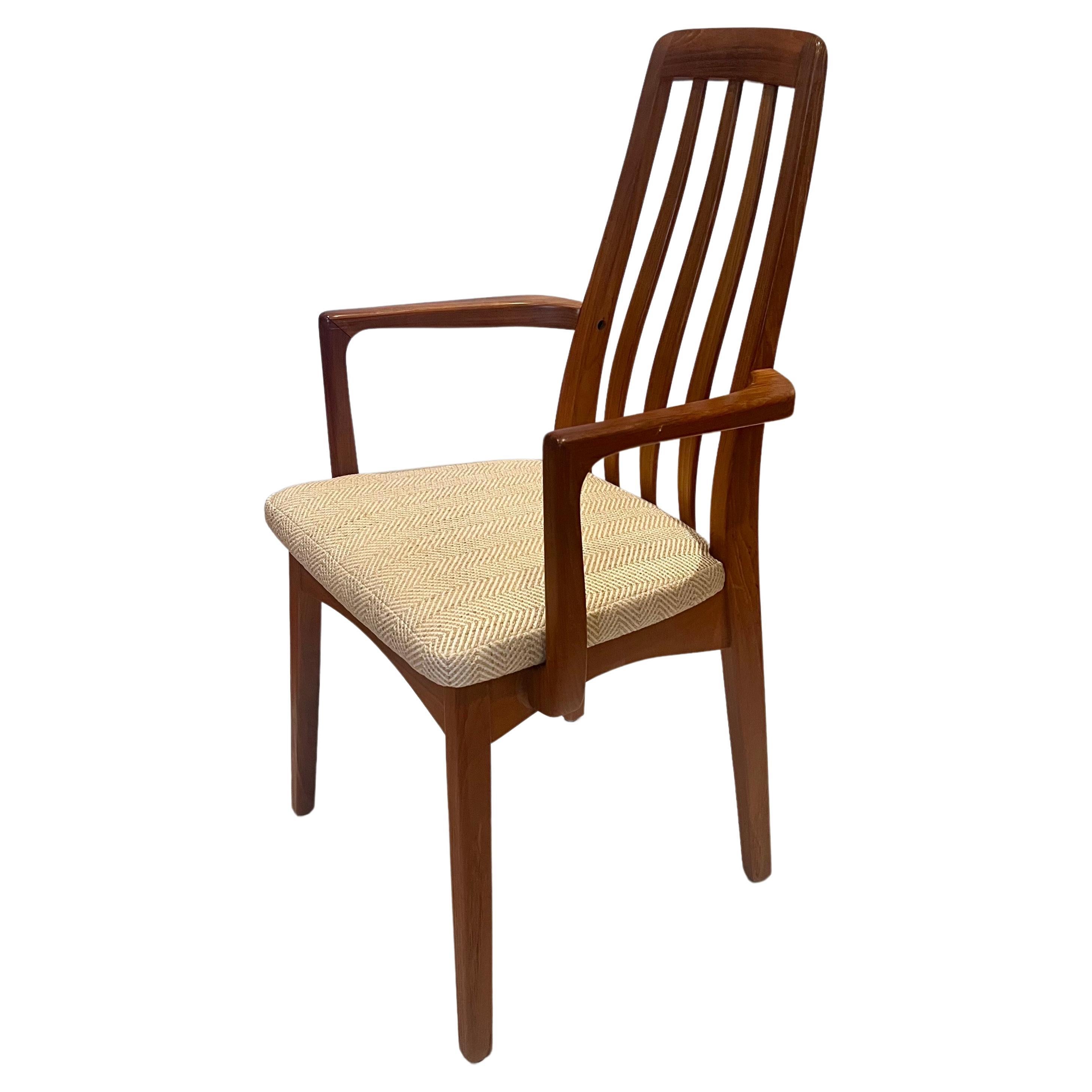 Scandinavian Modern Striking Set of 6 Arm dining Chairs in Teak by Benny Linden New Upholstery