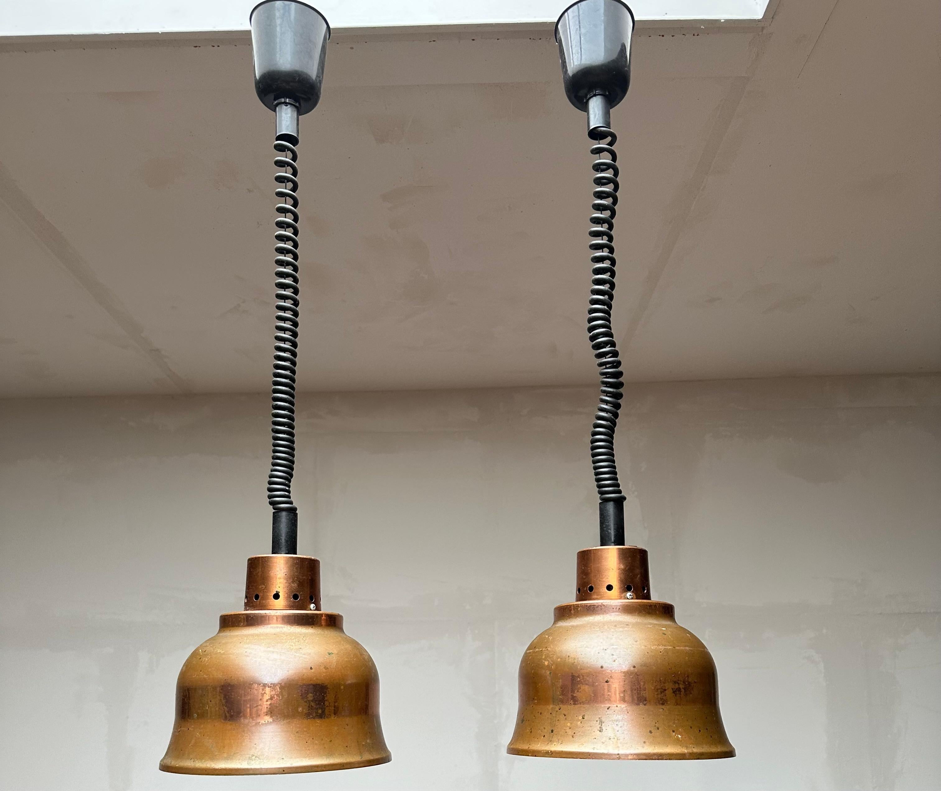 Auffälliges Set aus 8 Kupfer-Hängeleuchten im Vintage-Stil der 1960er Jahre, verstellbar & ikonisches Design (Moderne der Mitte des Jahrhunderts) im Angebot