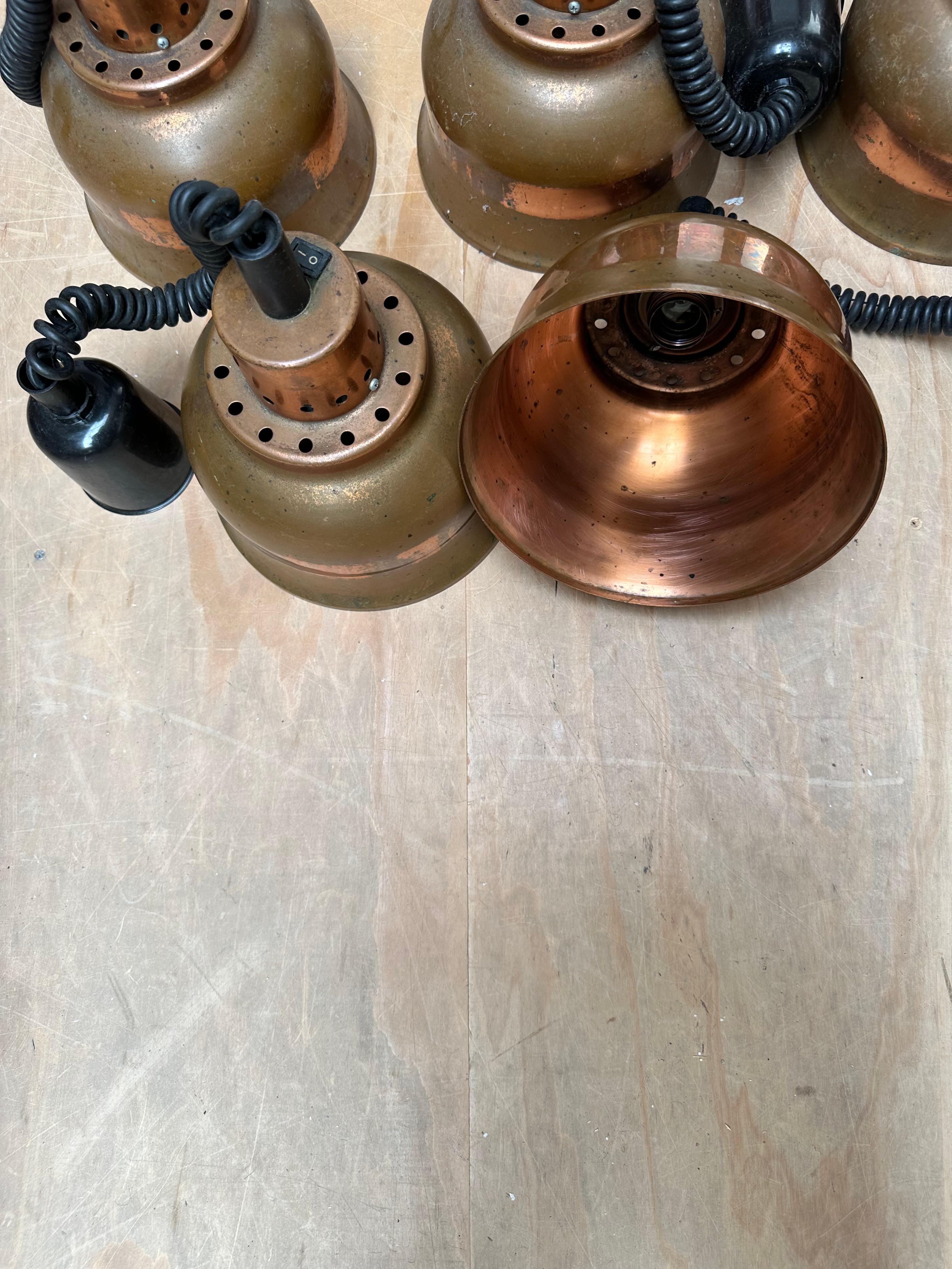 Auffälliges Set aus 8 Kupfer-Hängeleuchten im Vintage-Stil der 1960er Jahre, verstellbar & ikonisches Design im Angebot 1