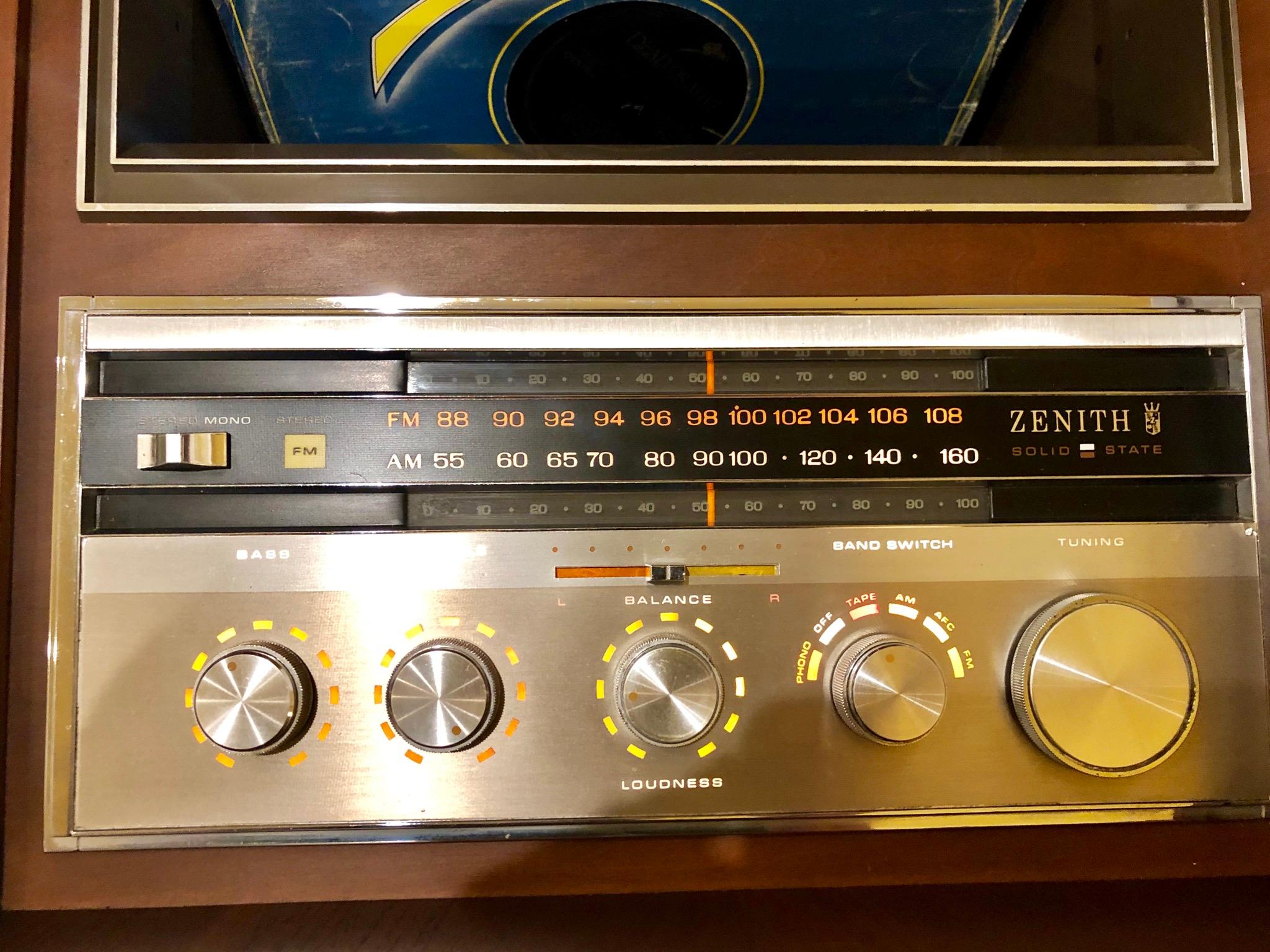 Striking Small American Midcentury Walnut Console Stereo Cabinet by Zenith In Good Condition In San Diego, CA