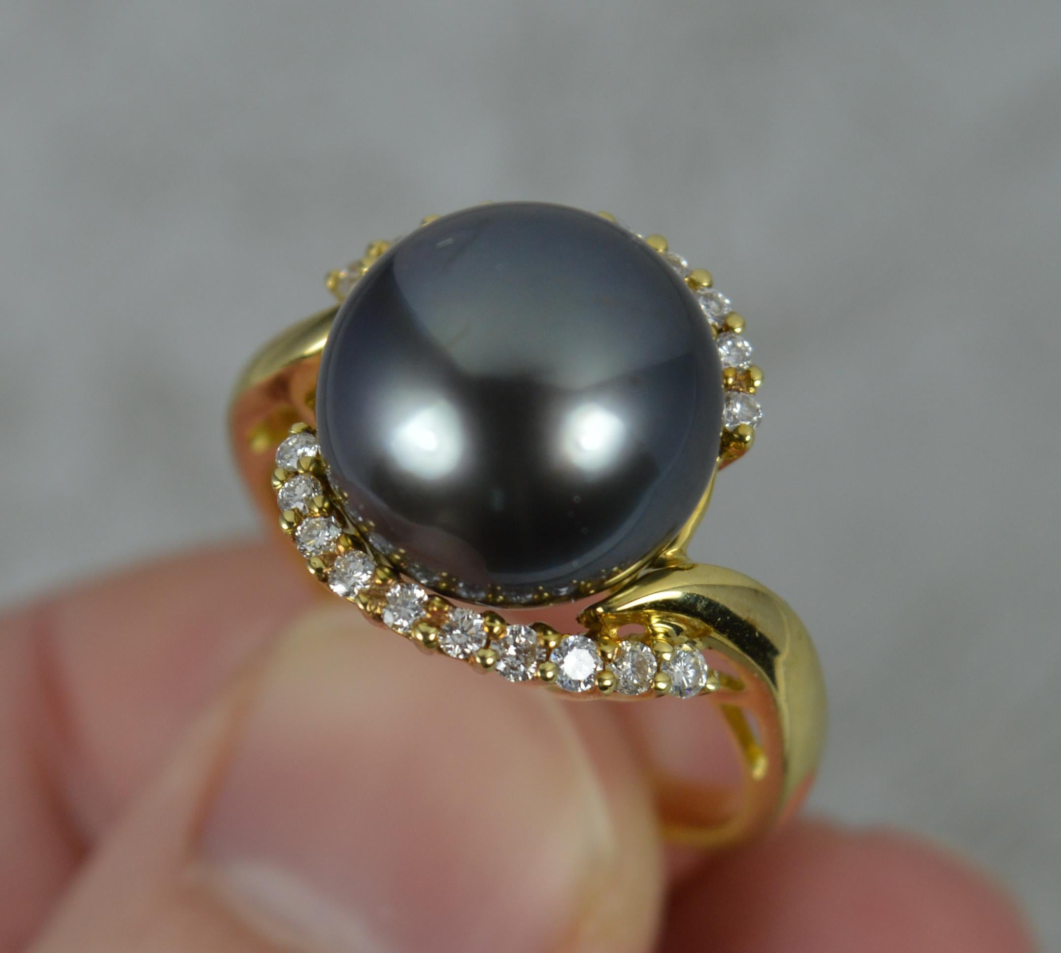 Striking Tahitian Pearl and Vs Diamond 18 Carat Gold Cluster Ring In Excellent Condition In St Helens, GB