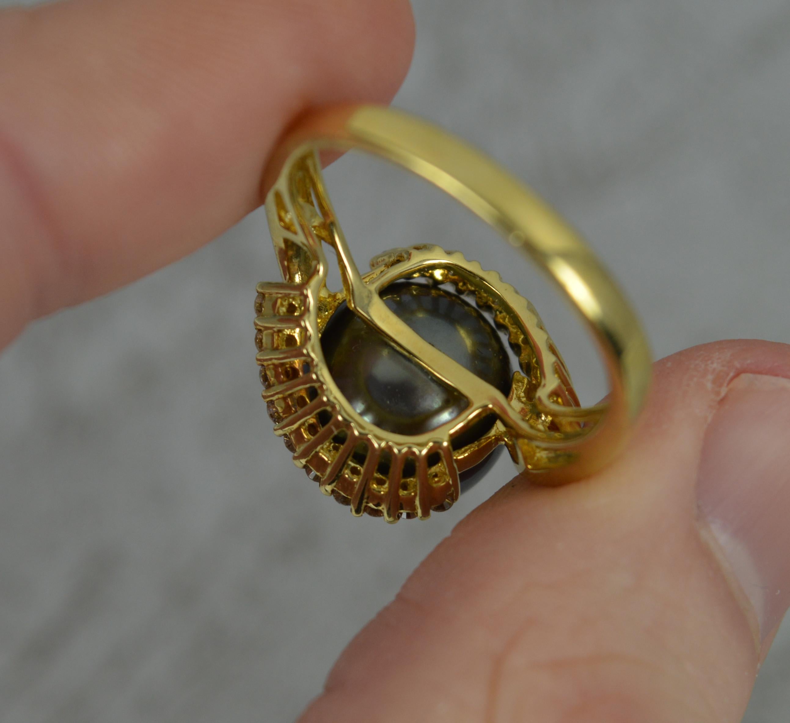 Striking Tahitian Pearl and Vs Diamond 18 Carat Gold Cluster Ring 3