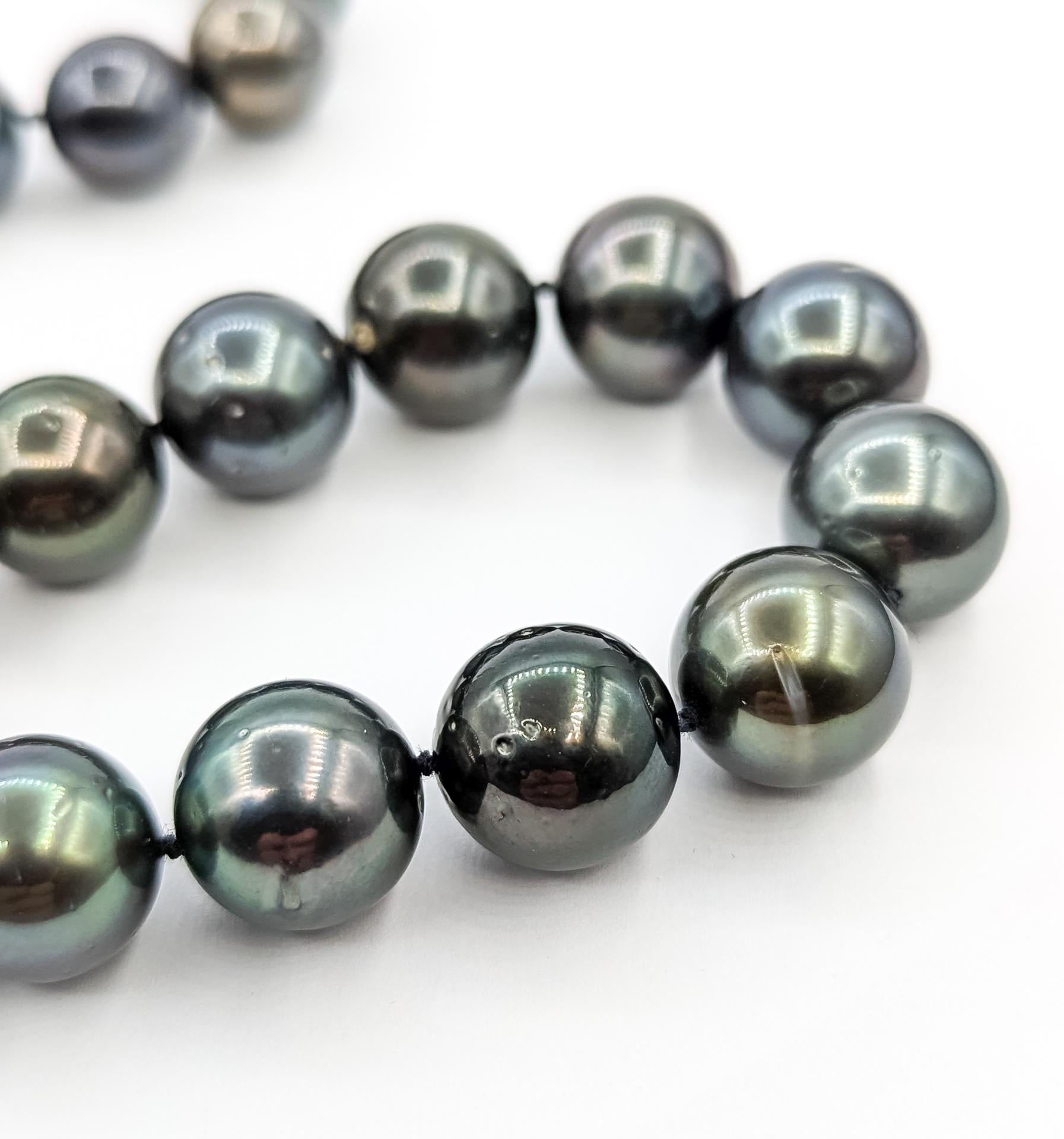 Contemporain Collier de perles de Tahiti en or blanc 14 ct. en vente