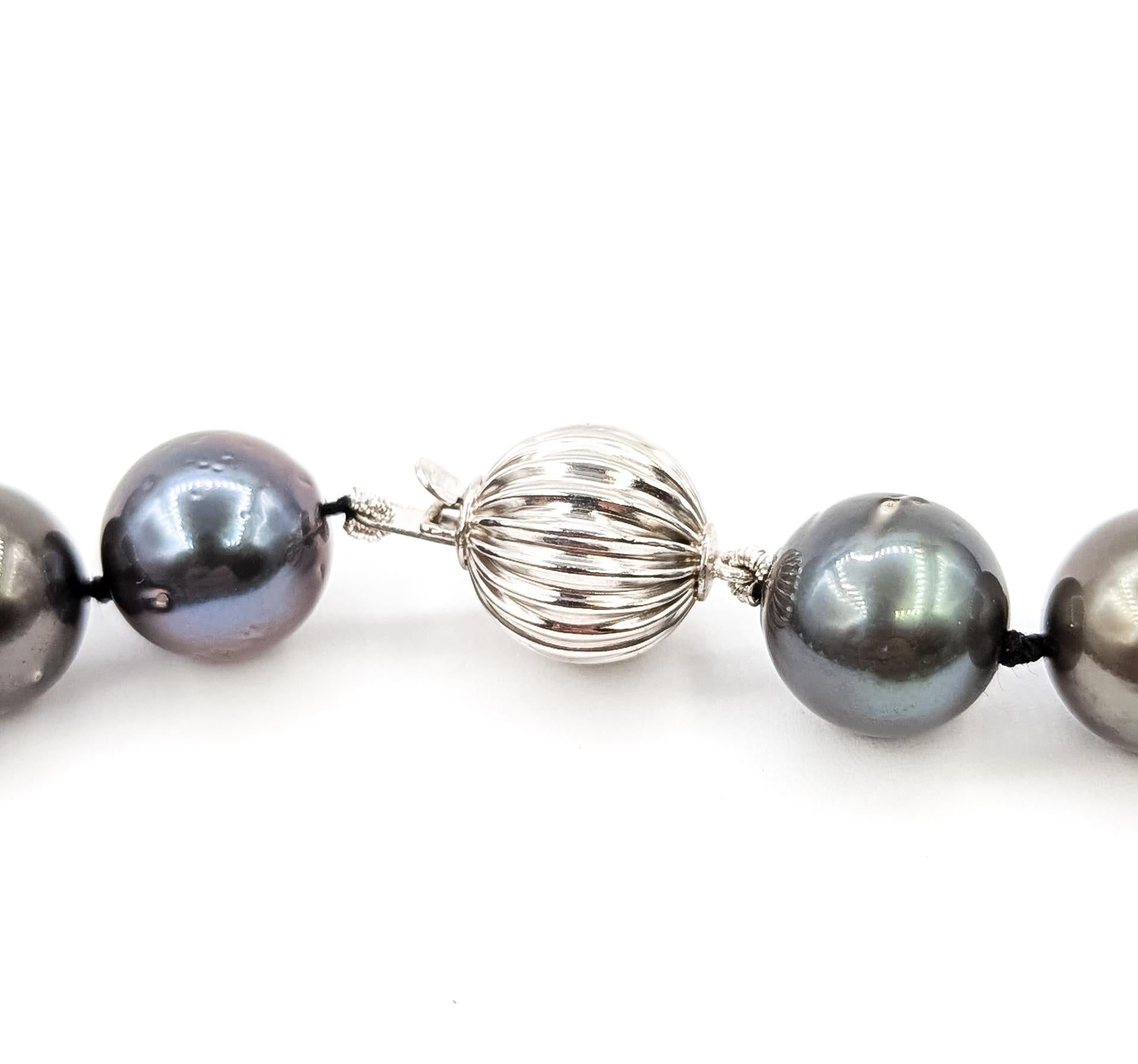 Collier de perles de Tahiti en or blanc 14 ct. Excellent état - En vente à Bloomington, MN