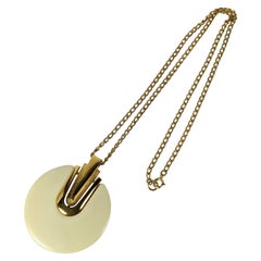 Trifari Pendentif faux ivoire