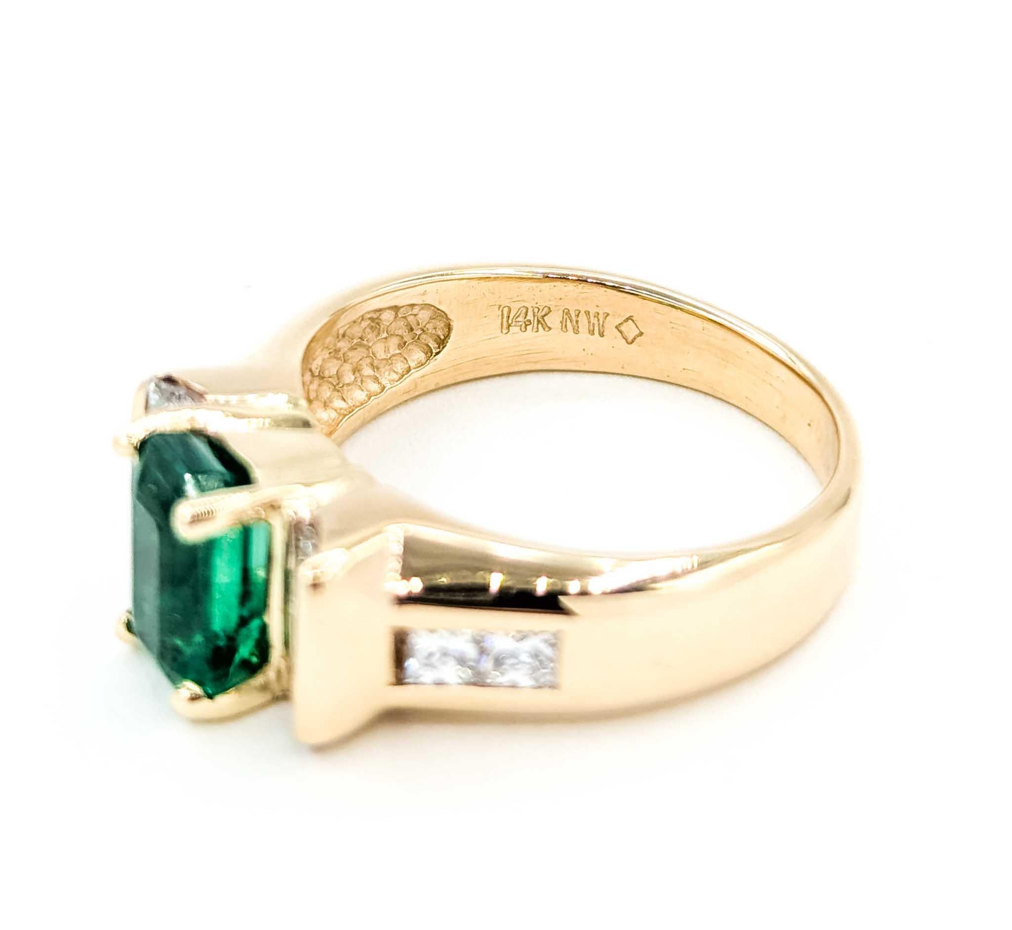 Auffälliger Vintage 14k Gelbgold Smaragd & Diamant Ring im Angebot 4