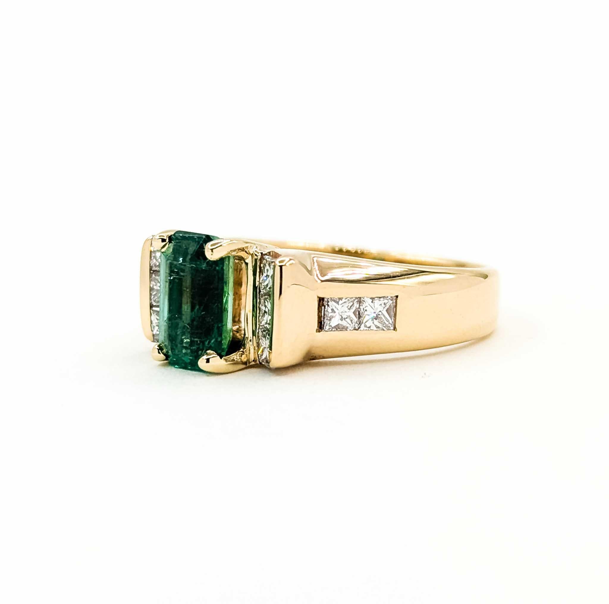 Auffälliger Vintage 14k Gelbgold Smaragd & Diamant Ring (Zeitgenössisch) im Angebot