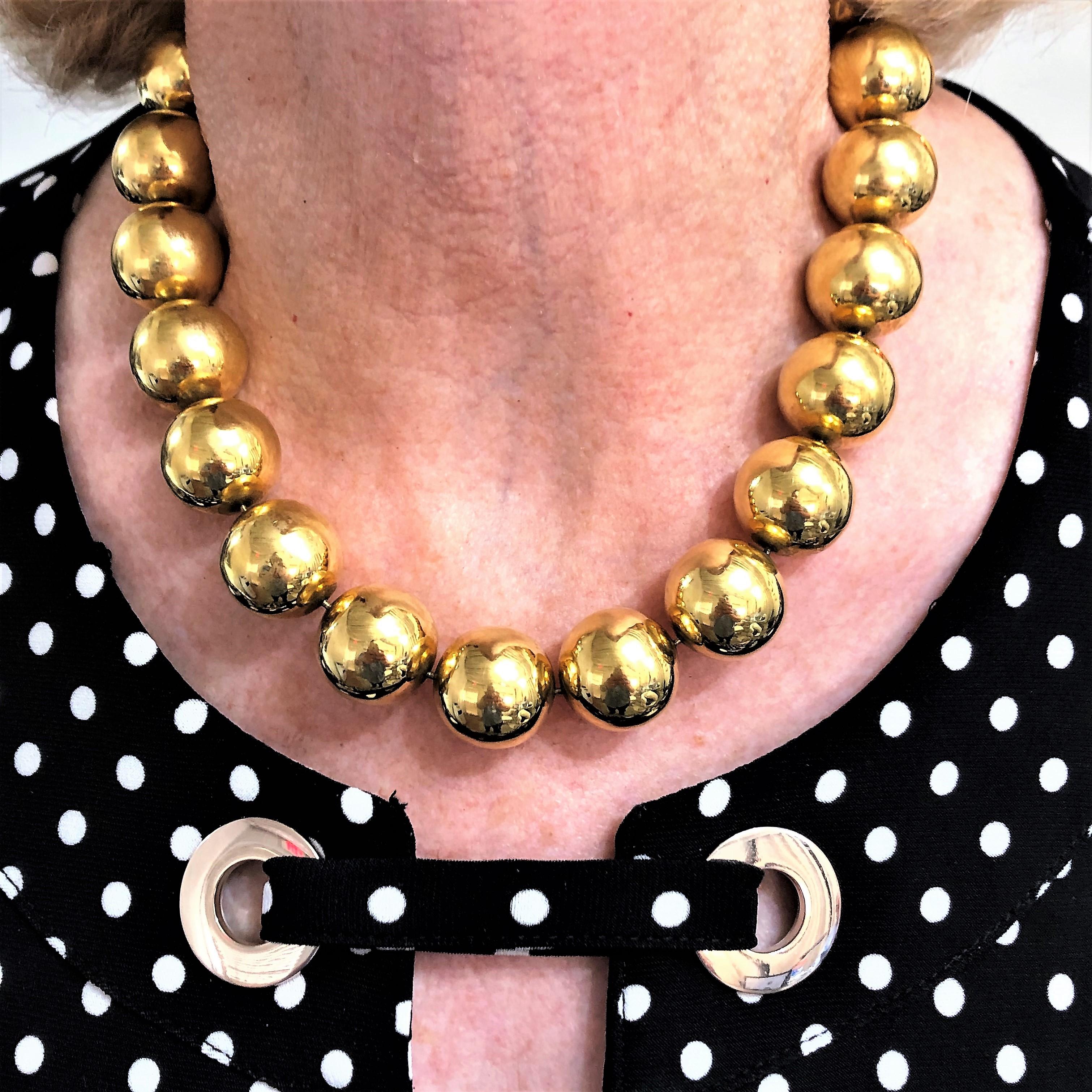 Striking Vintage, 18 Karat Yellow Gold Ball Necklace 2