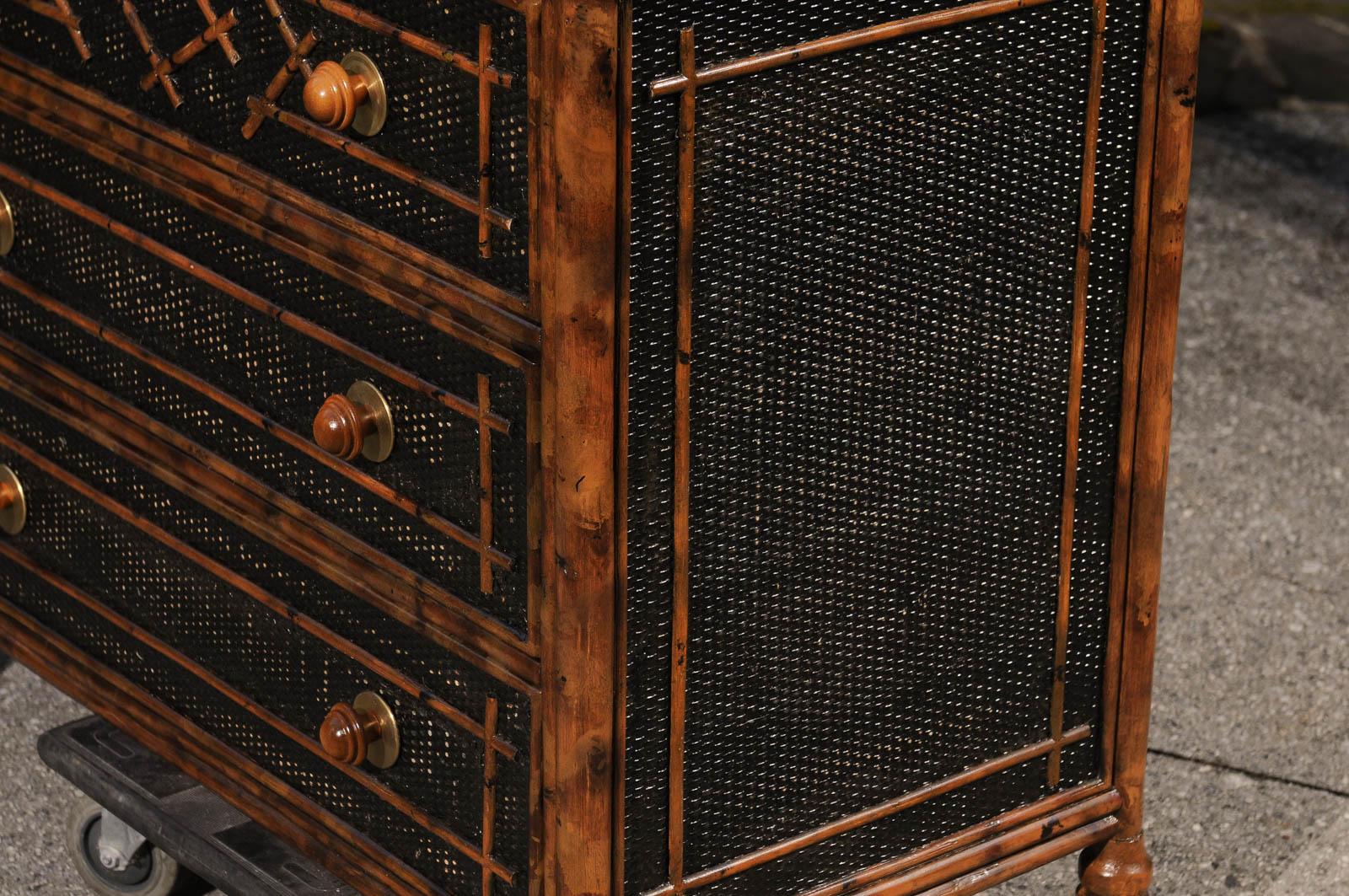 Strepitosa cassapanca di bambù in rattan British Colonial d'epoca - Coppia disponibile in vendita 4