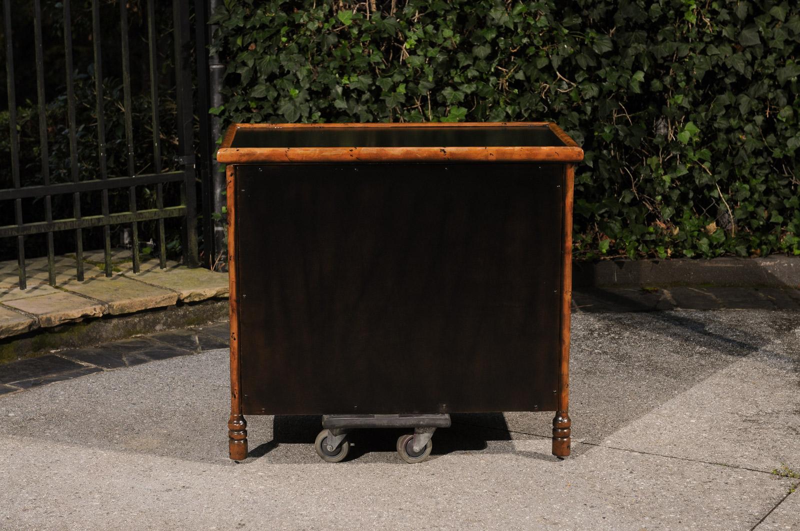 Americano Strepitosa cassapanca di bambù in rattan British Colonial d'epoca - Coppia disponibile in vendita